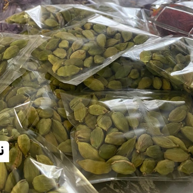 هل اکبر بنفش بسیار درشت و خوش عطر در بسته بندی های ده گرمی