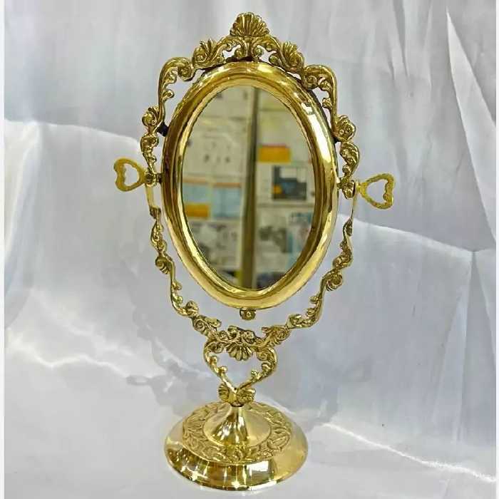 آینه برنجی هندی آینه برنزی مدل پایه بلند بسیار زیبا و مناسب استفاده دائم و قابل شستشو بدون تغییر رنگ