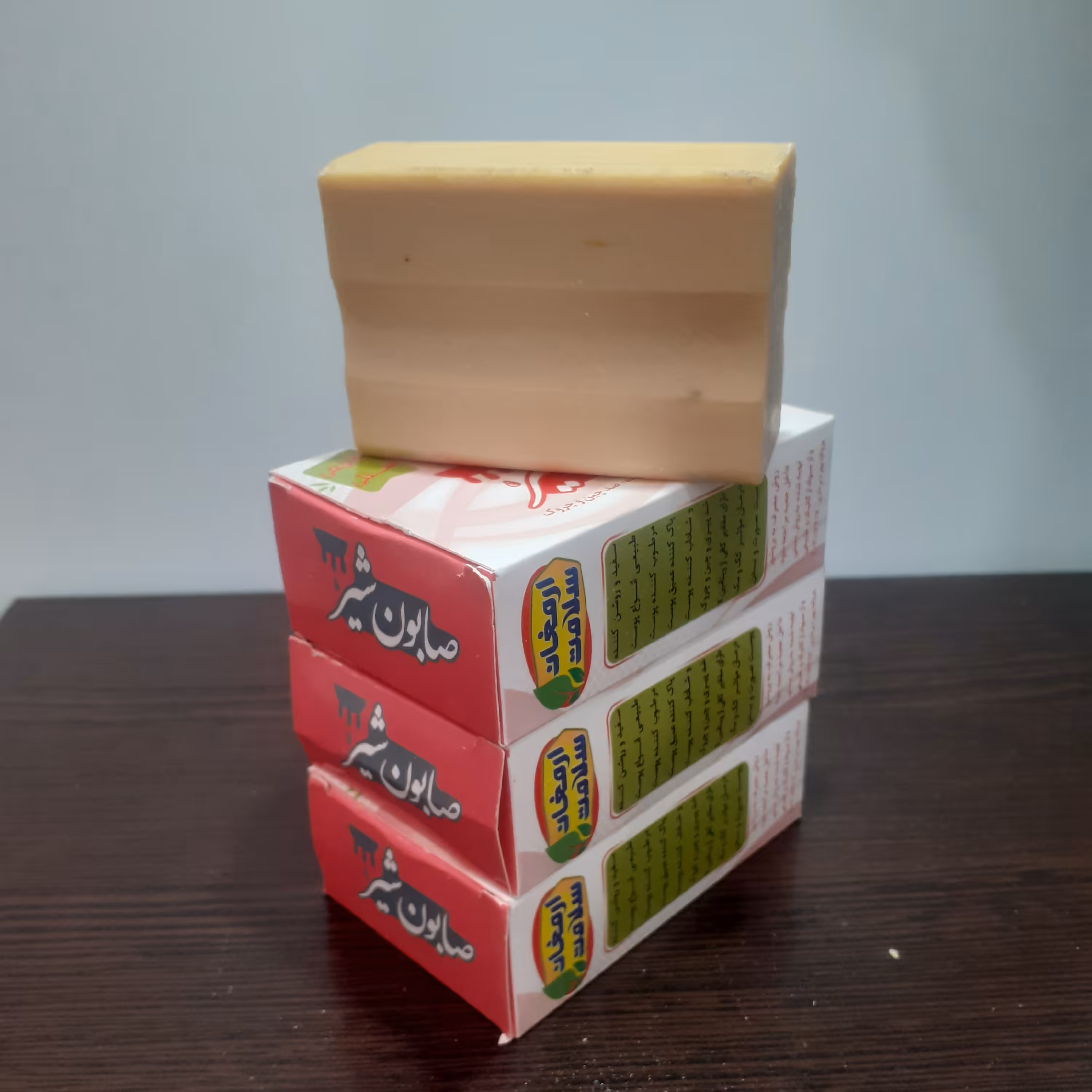 صابون شیر سنتی روشن کننده ، مرطوب کننده