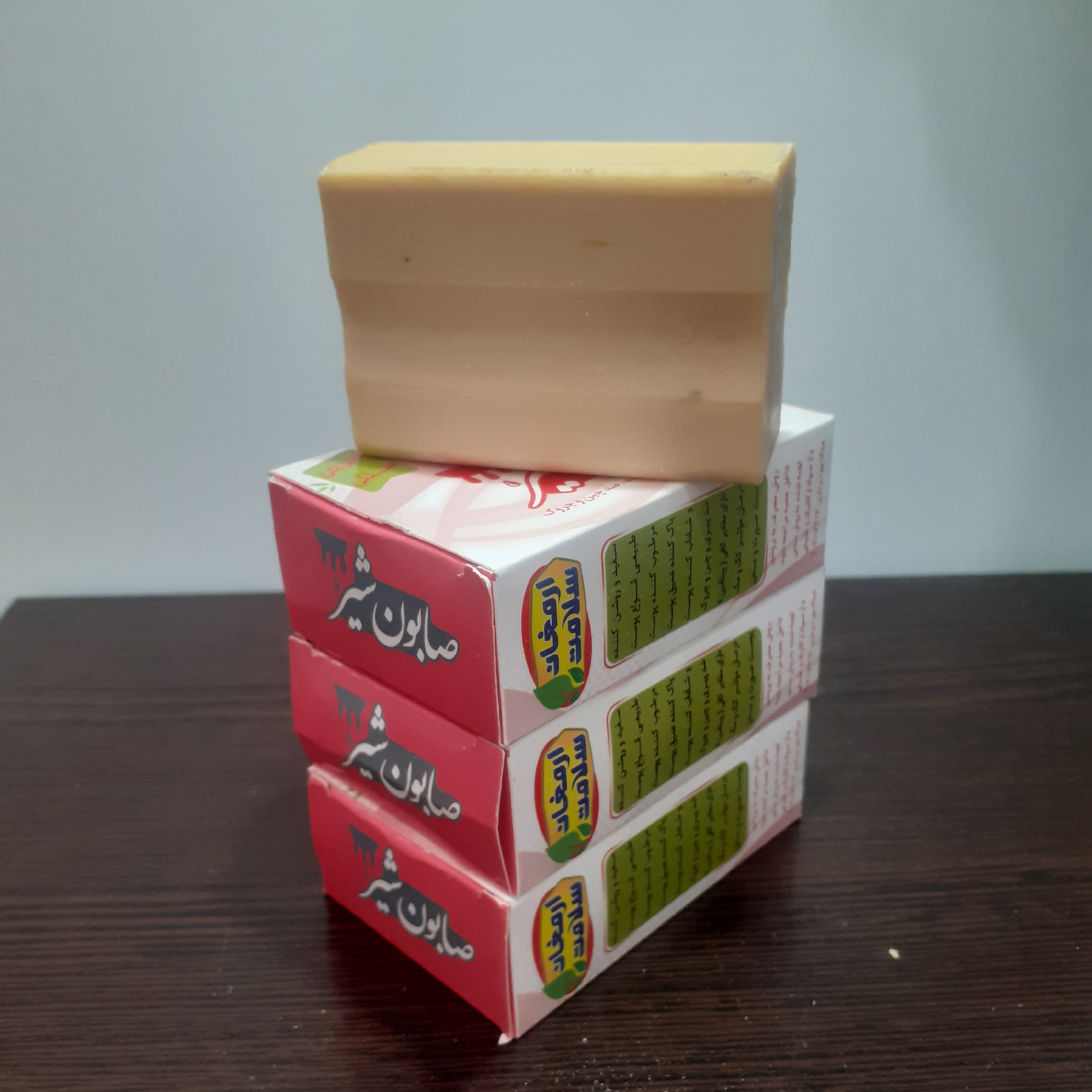 صابون شیر سنتی روشن کننده ، مرطوب کننده
