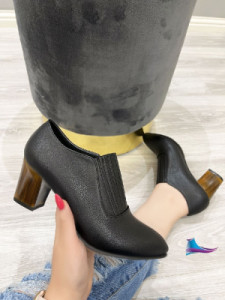 پاشنه دار مجلسی