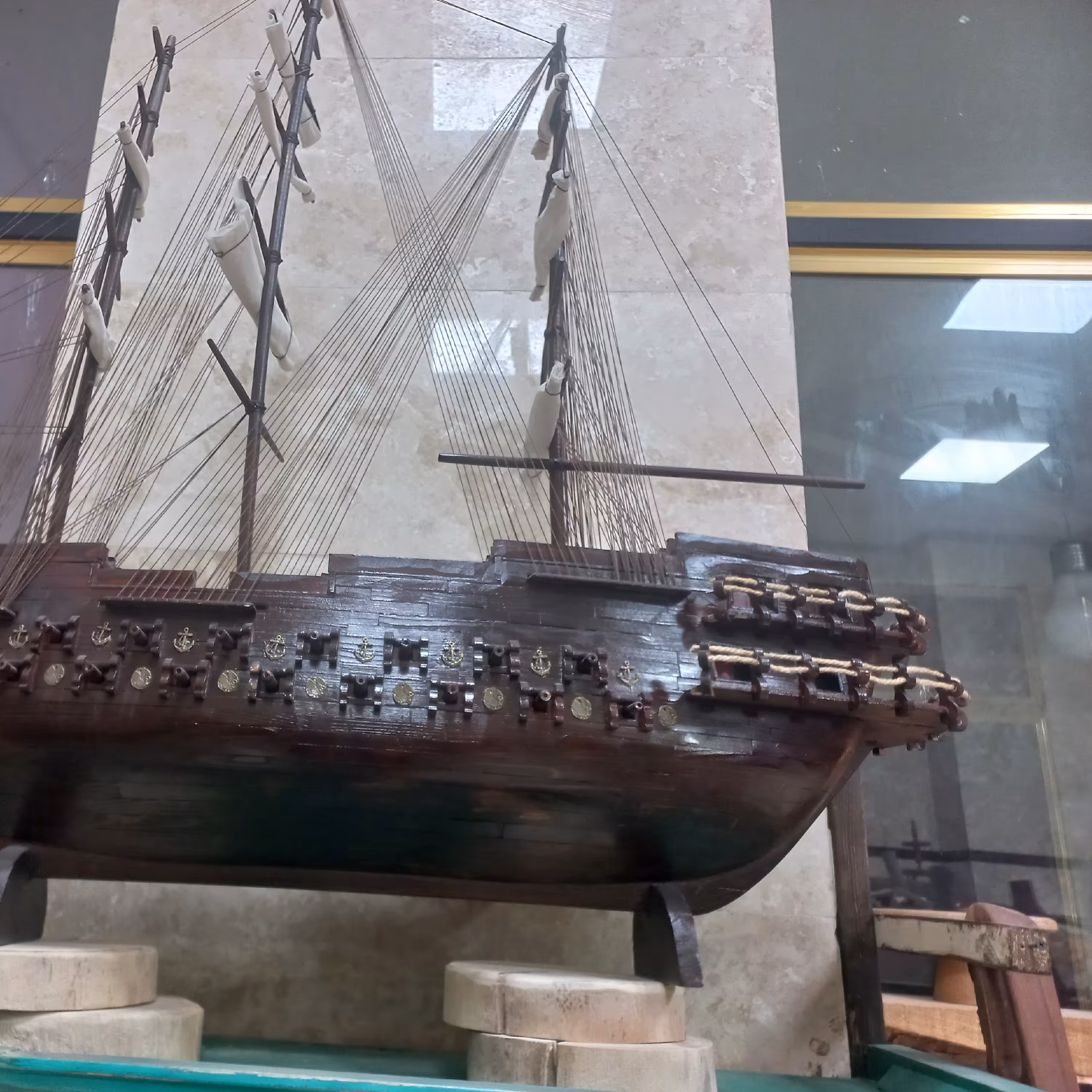 کشتی دستساز چوبی