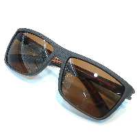 عینک آفتابی  مردانه زنانه اسپرت مناسب آقایان و بانوان عدسی طلق پلاریزد و uy400  کاملن استاند