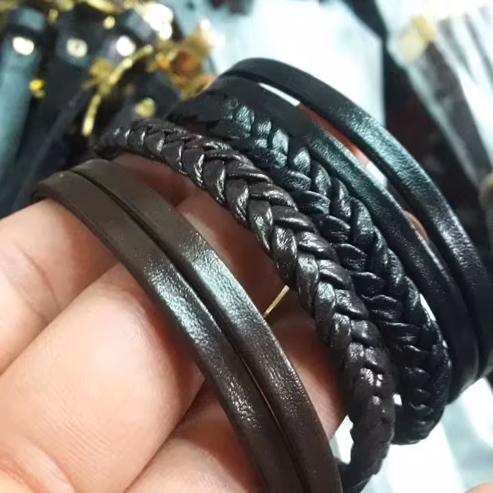 دستبند چرم طبیعی گاوی