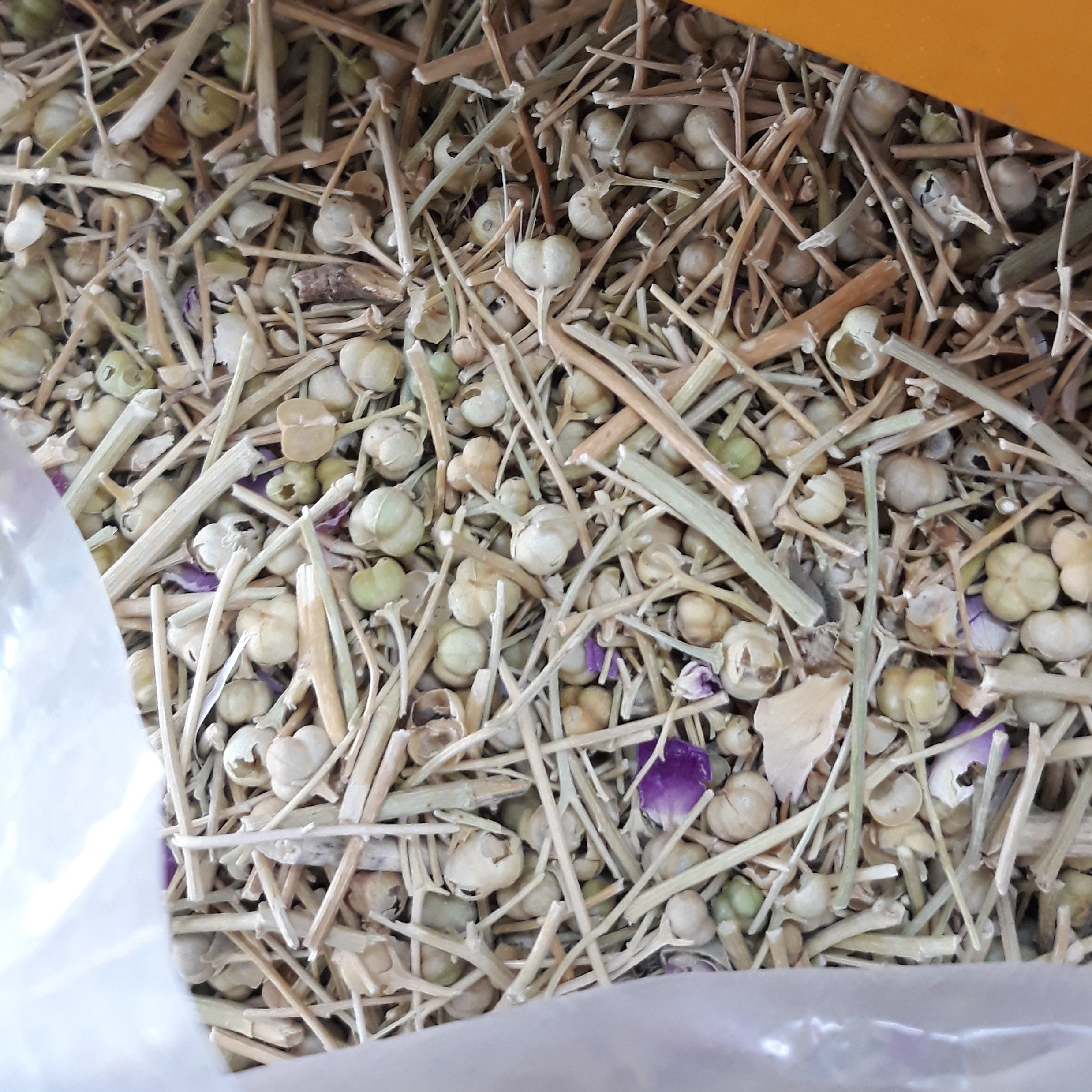 اسپند و گل محمدی