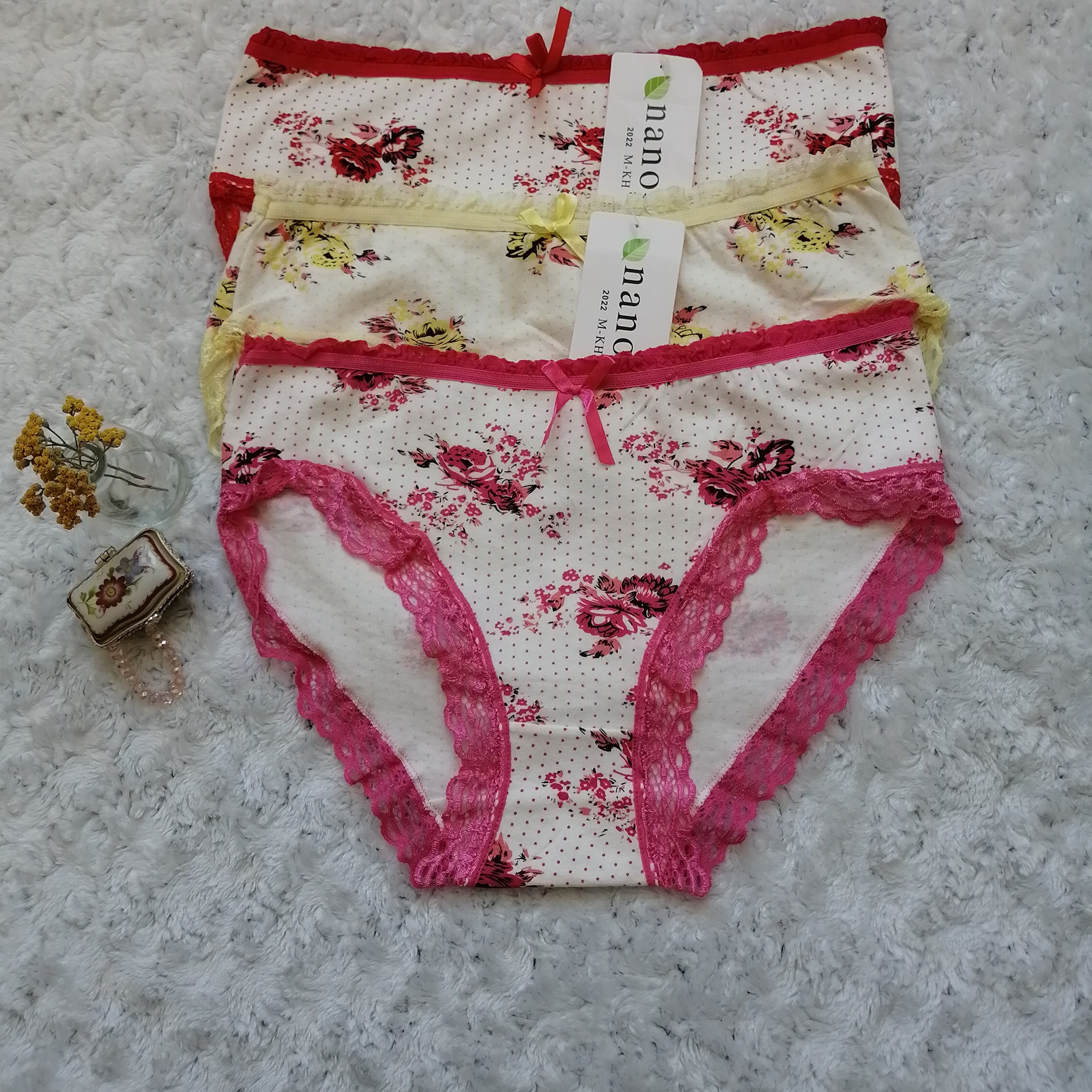 شورت لب تور زنانه  نانو ضد حساسیت بسیار نرم ولطیف کیفیت عالی  فری سایز