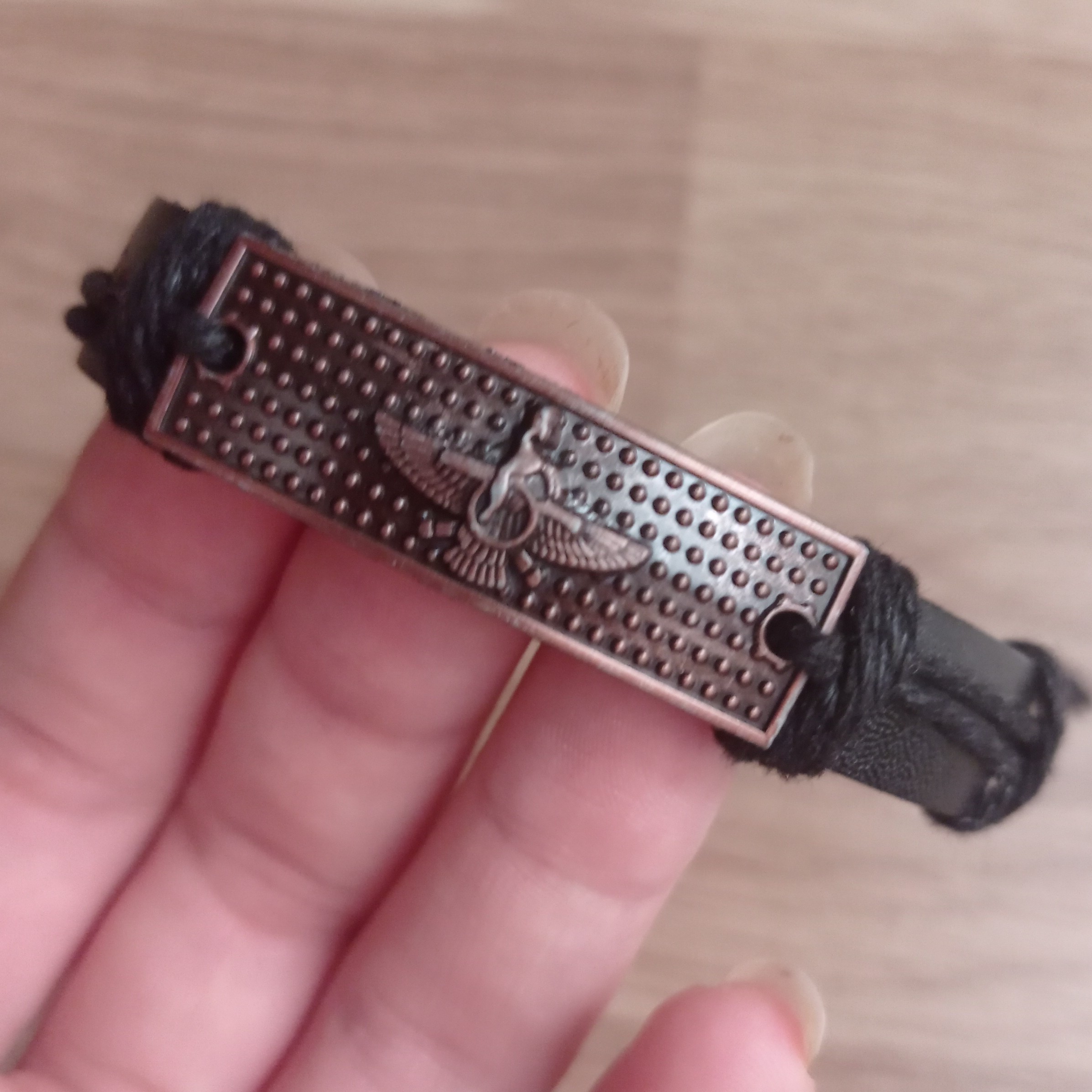 دستبند چرمی طرح اهورامزدا نگاره حبوانی