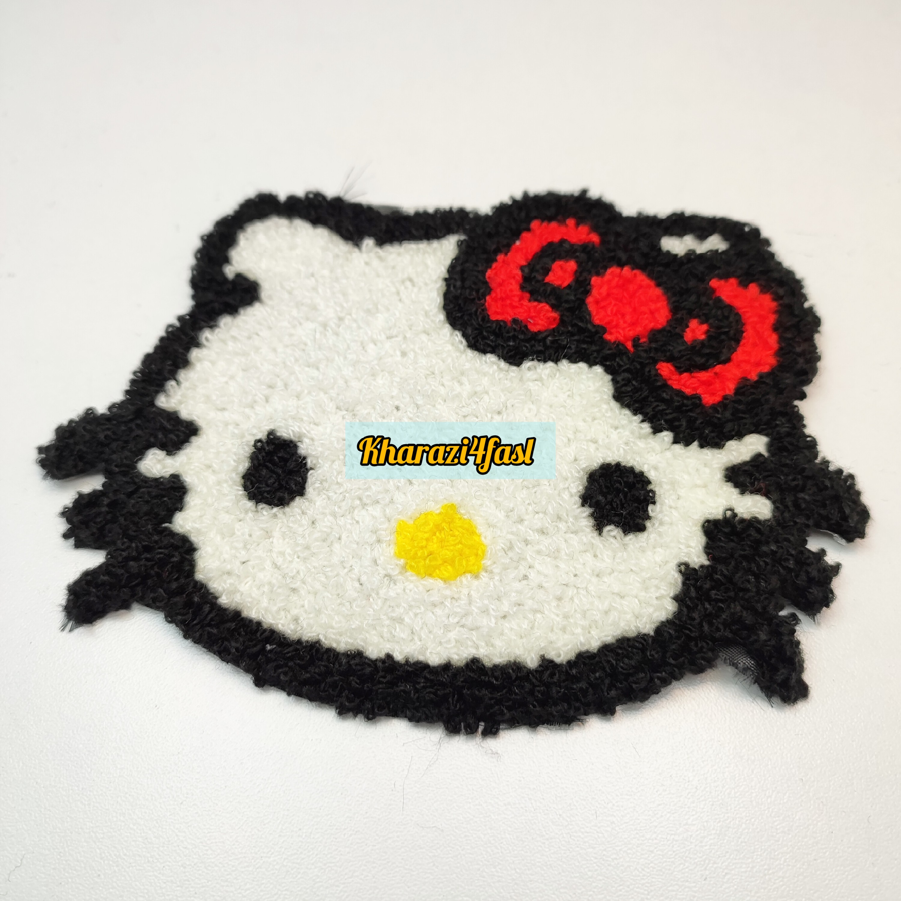 تکه دوزی طرح حوله ای طرح کیتی  کد 541 پشت چسب دار