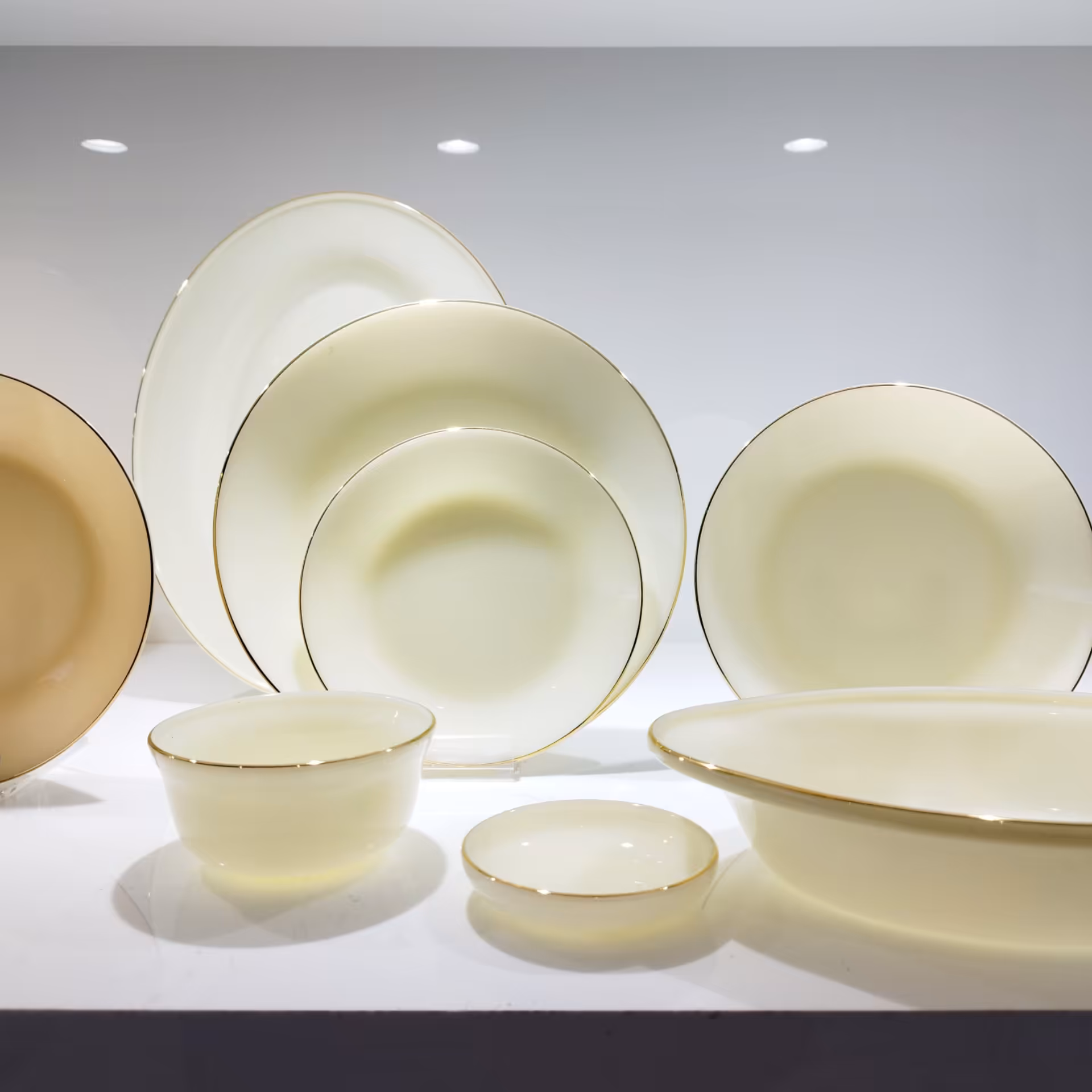 آرکوپال آمریکایی - آرکوپال تایلندی رنگ کرمی روشن 35 پارچه 6 نفره - ارسال رایگان