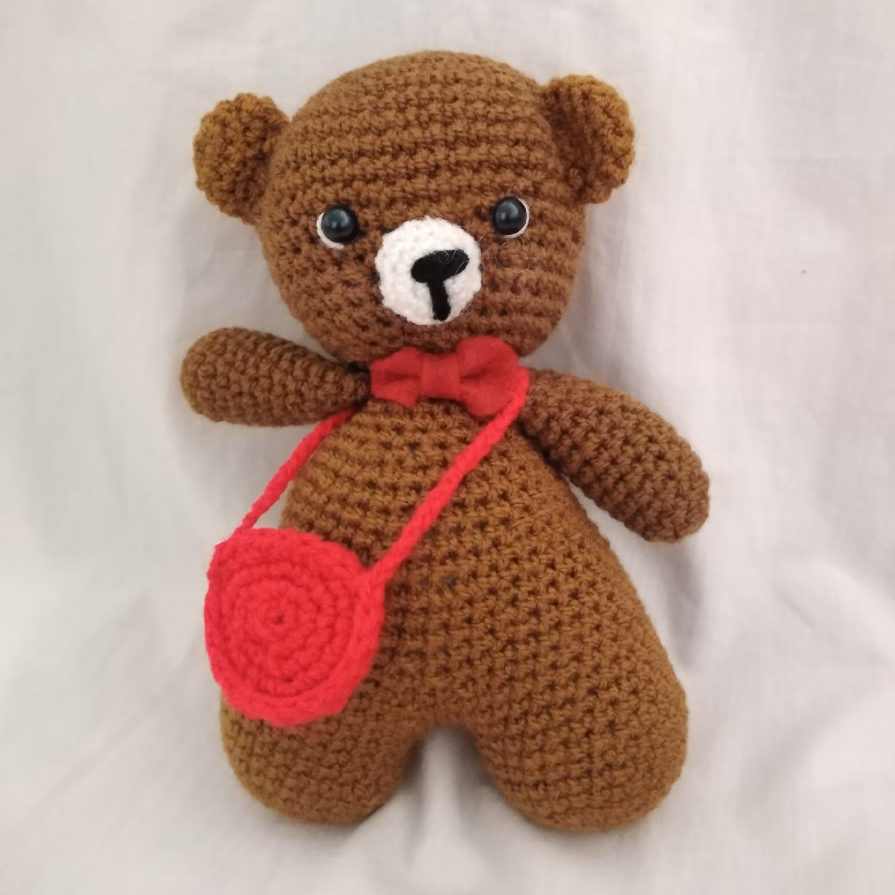 عروسک خرس قهوه ای دستبافت قابل شستشو بافته شده با کاموا اکریل بافت  مناسب شب یلدا و ولنتاین و تولد