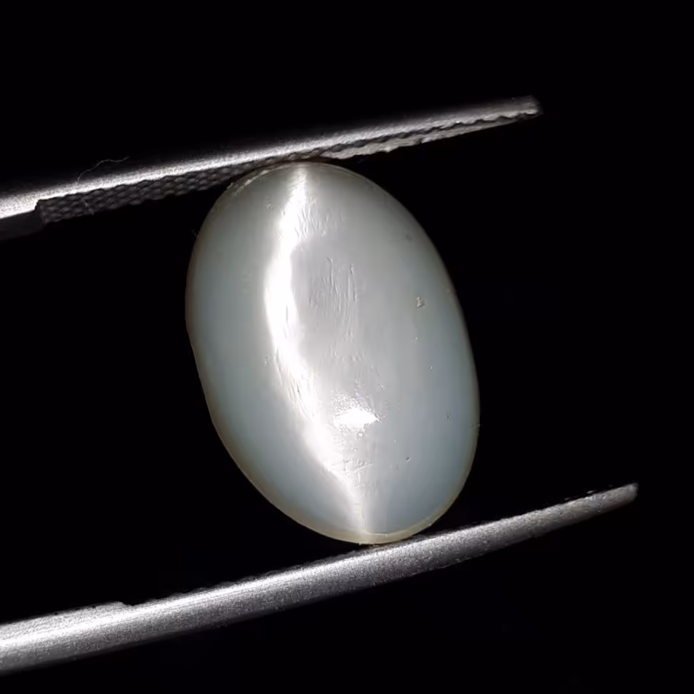 سنگ ماه یا مون استون زیتونی-سفید چشم گربه ای کدY 5516