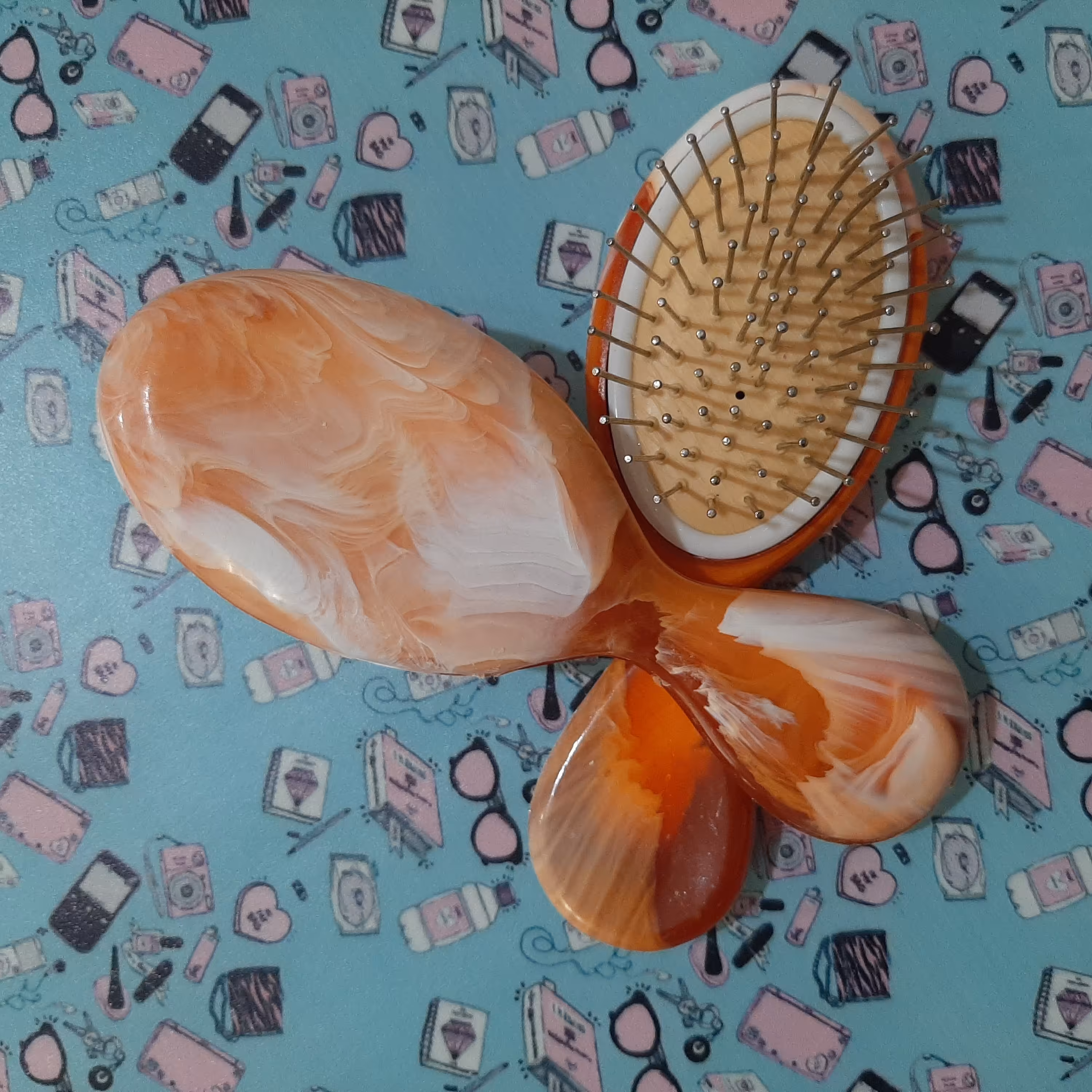 برس مو کودک دارای دندانه های فلزی ضدآب 