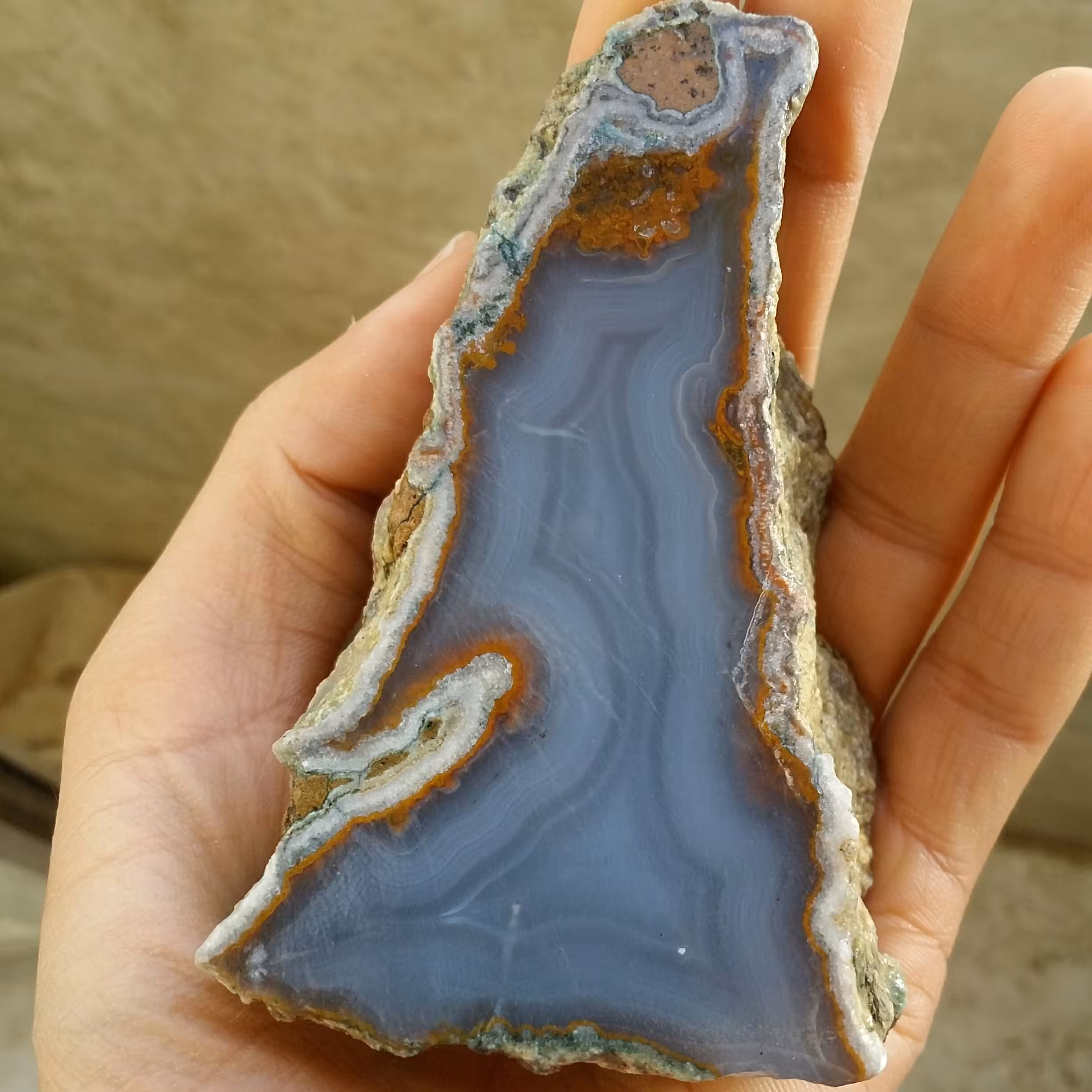 اسلایس سنگ راف عقیق سلیمانی 3 بعدی آبی محشر 100 در 100 طبیعی شاااهکار خلقت با قابلیت ساخت چندین نگین بی نظیر