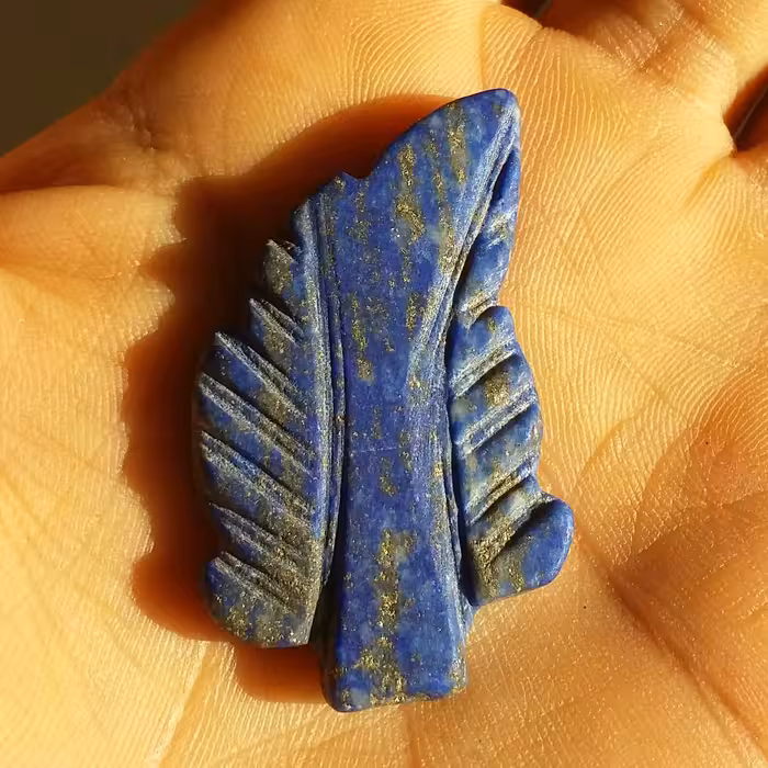 لاجورد کاروینگ برگ سنگ لاجورد افغان طبیعی پیریت طلایی دار  کد 9942