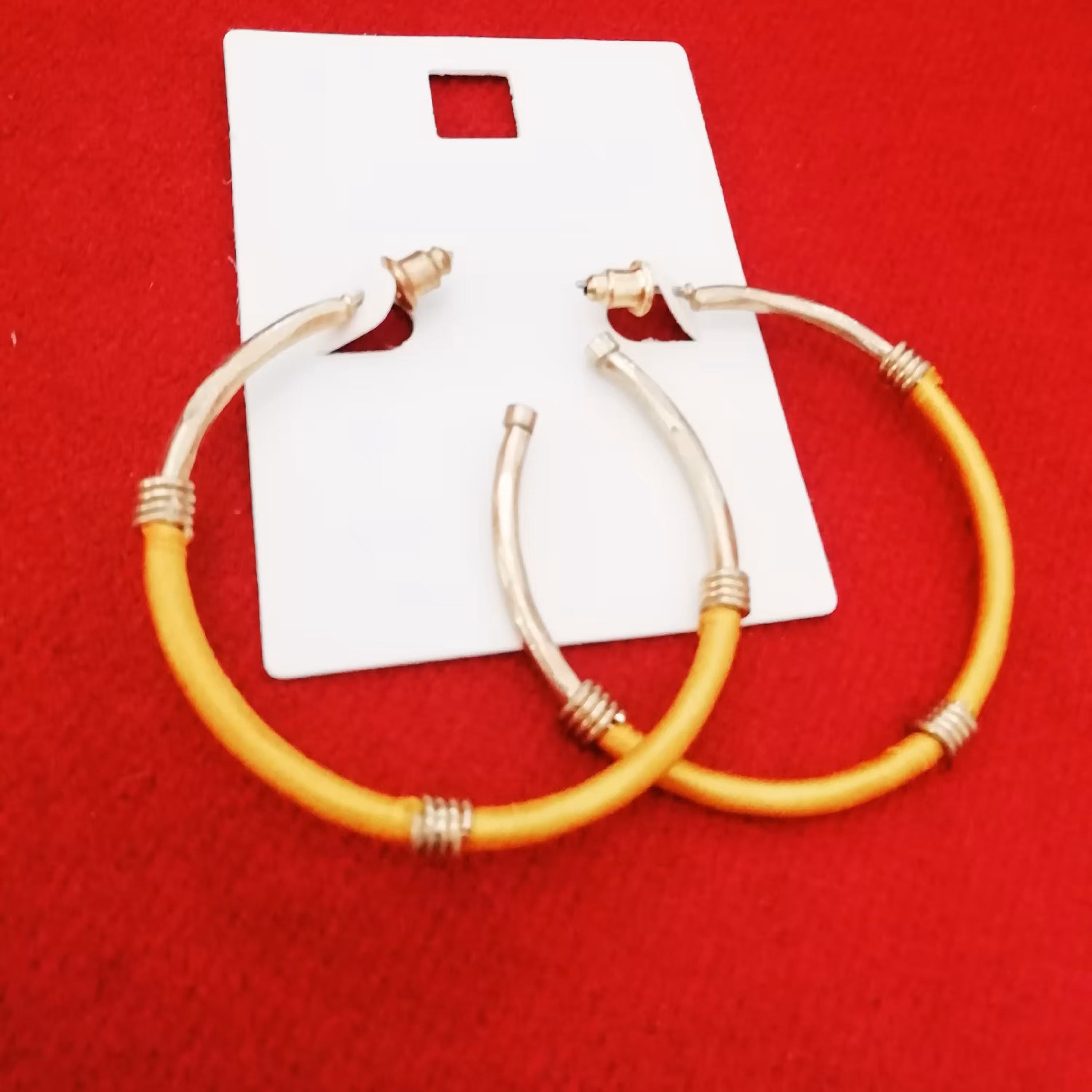 گوشواره حلقه ای رنگ ثابت با رنگ زرد، وارداتی از آلمان