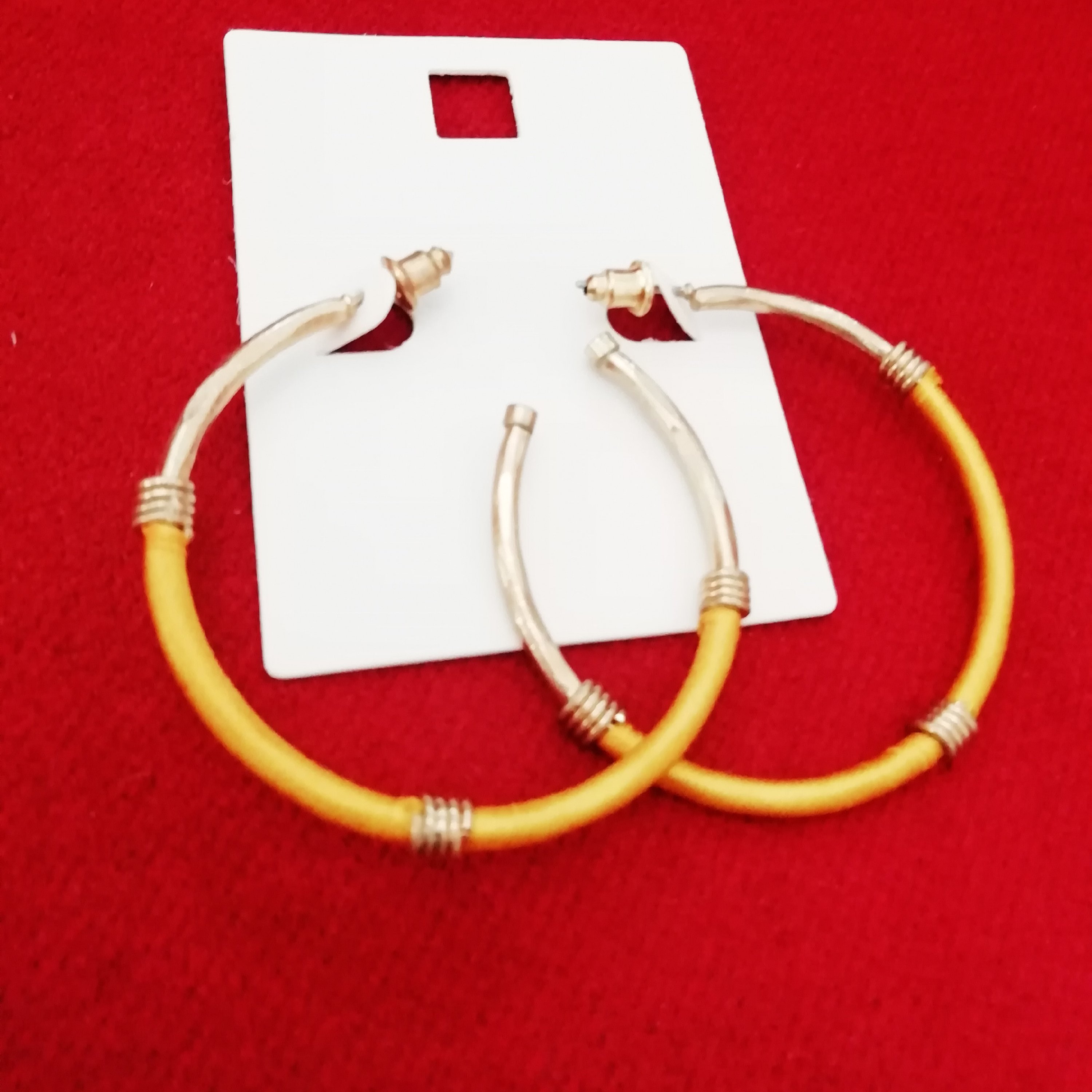 گوشواره حلقه ای رنگ ثابت با رنگ زرد، وارداتی از آلمان