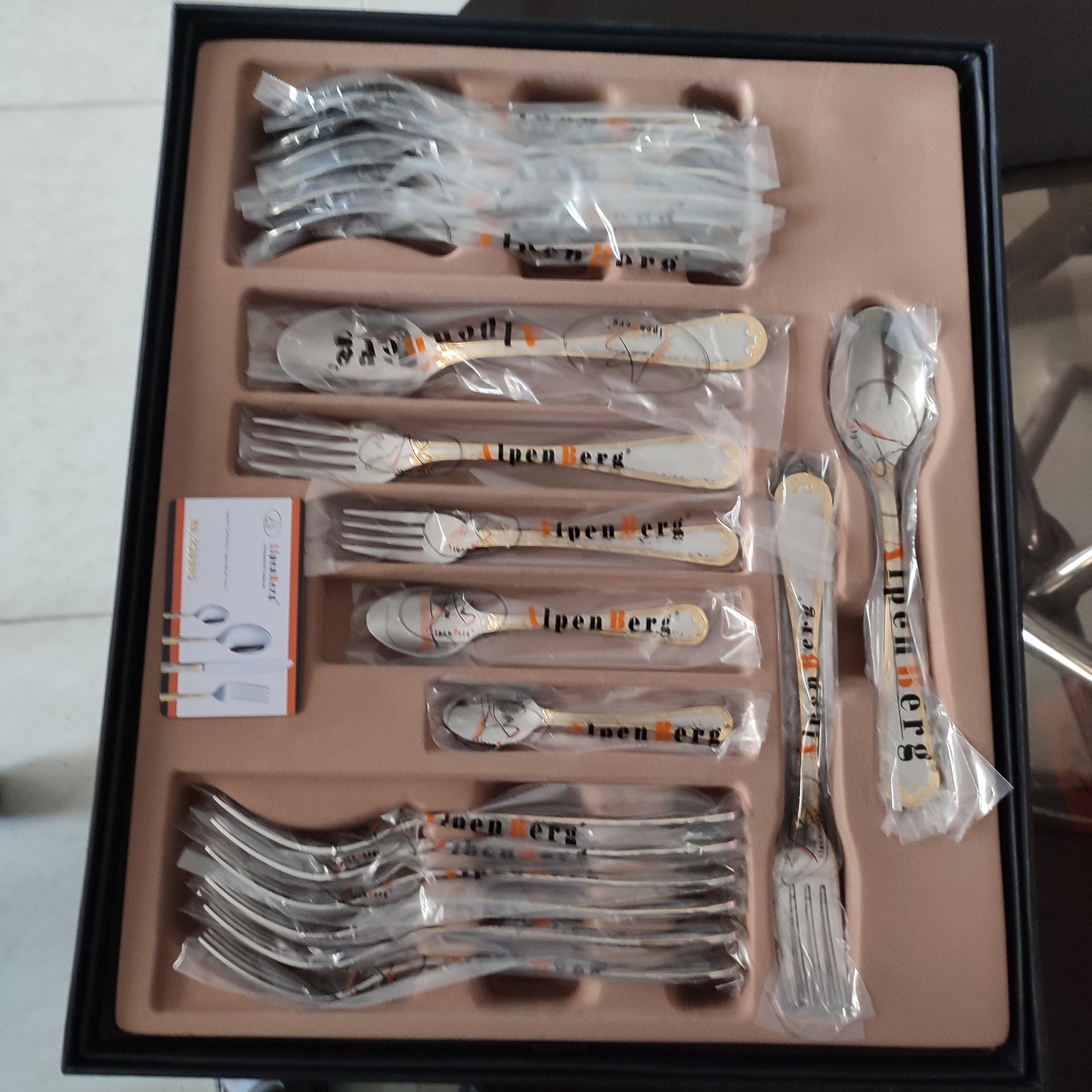 قاشق وچنگال ازبرند آلپنبرگ 68پارچه بسیار باکیفیت 