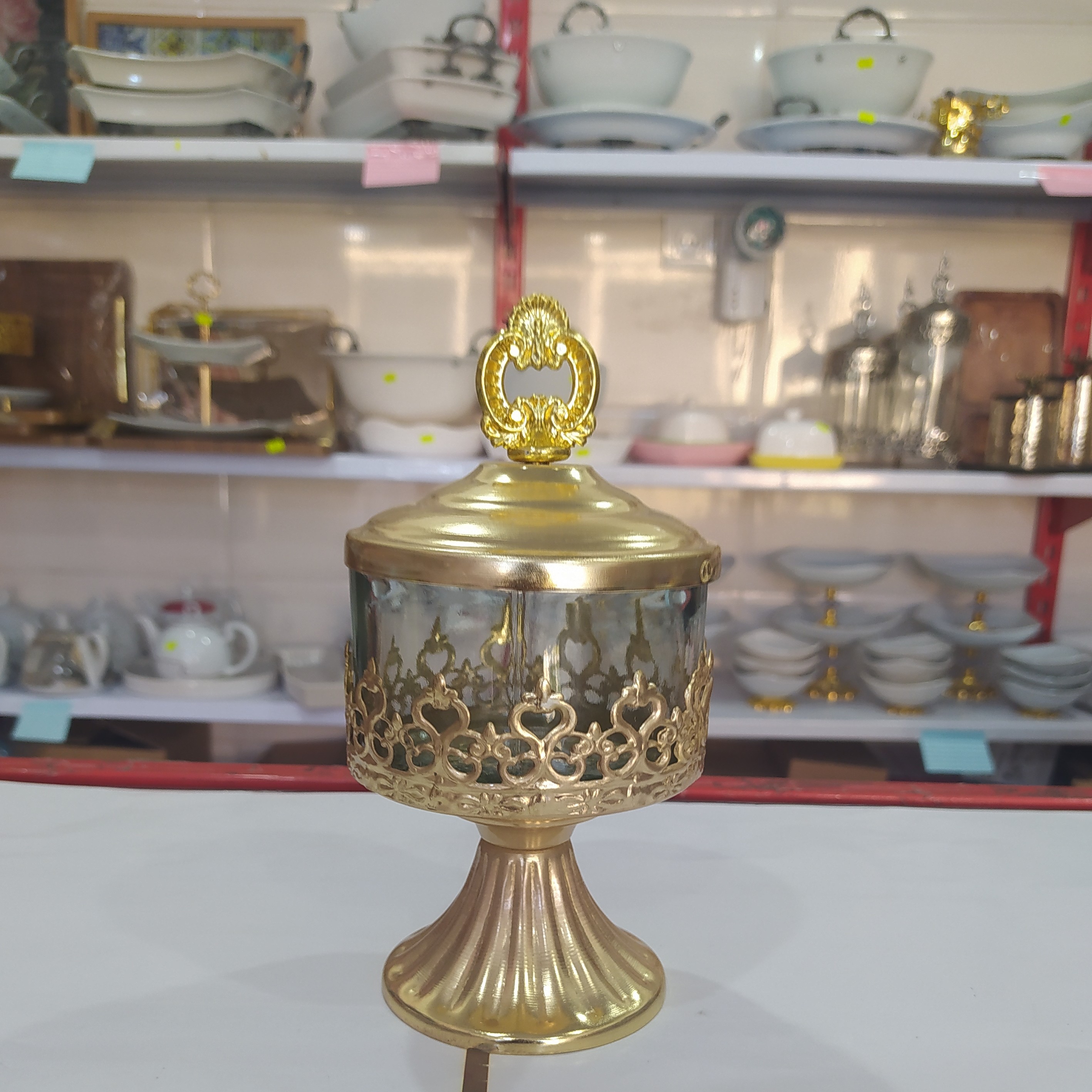 شکلات خوری پایه دار طلایی پیوتر