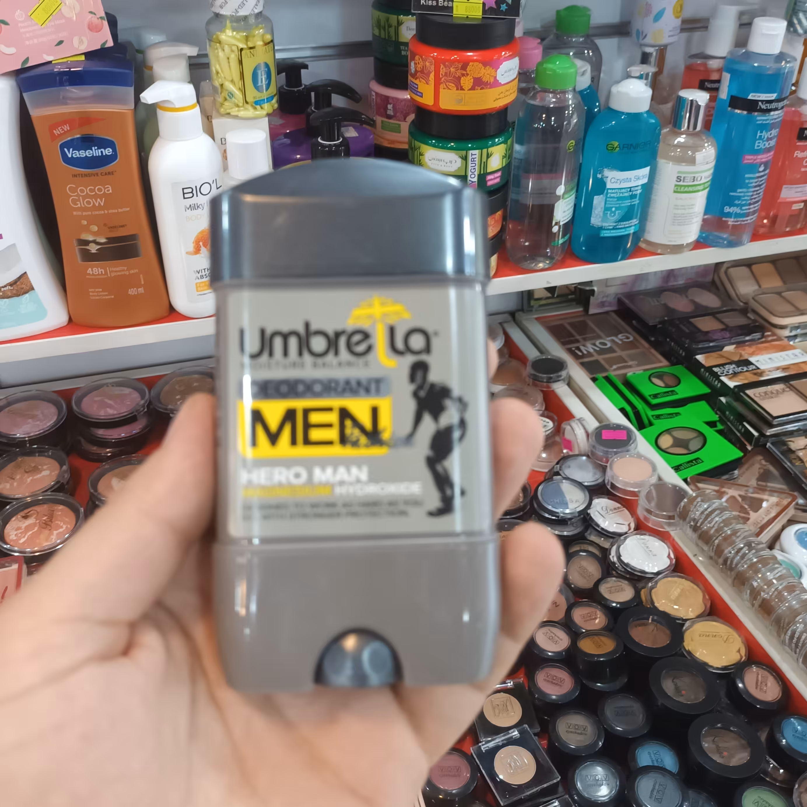 مام رول ضد تعریق مردانه آمبرلا مدل HERO MAN حجم 75 میل

