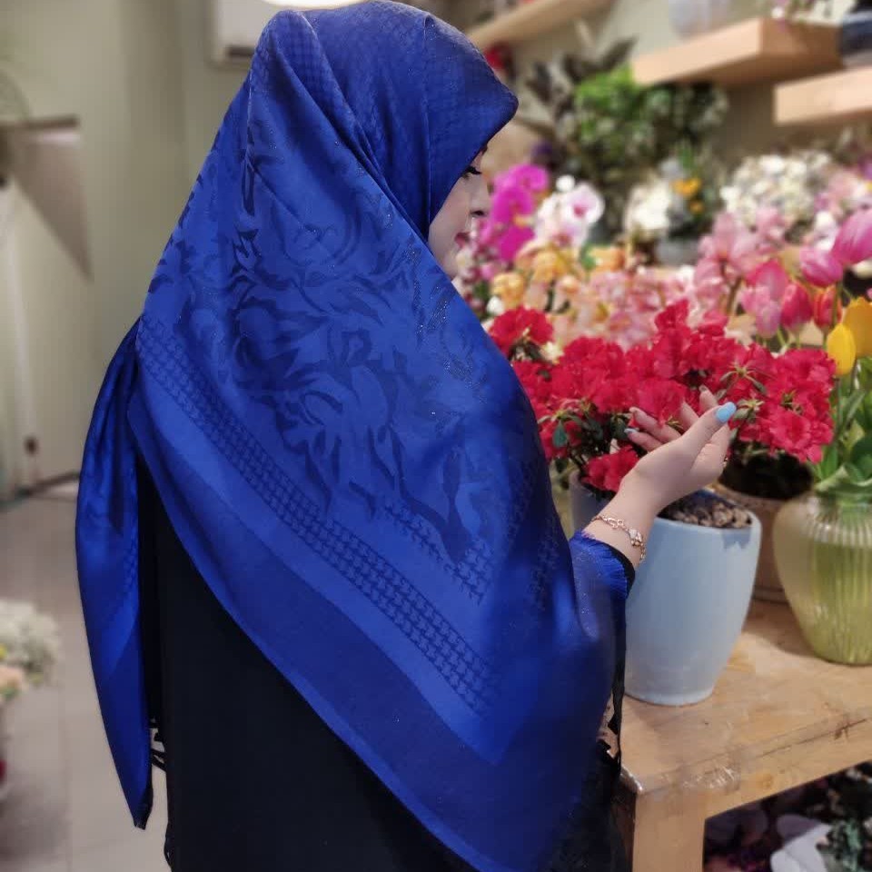 روسری نخی ابریشم ژاکارد دو رو لمه دار وارداتی با طرح و رنگبندی جذاب