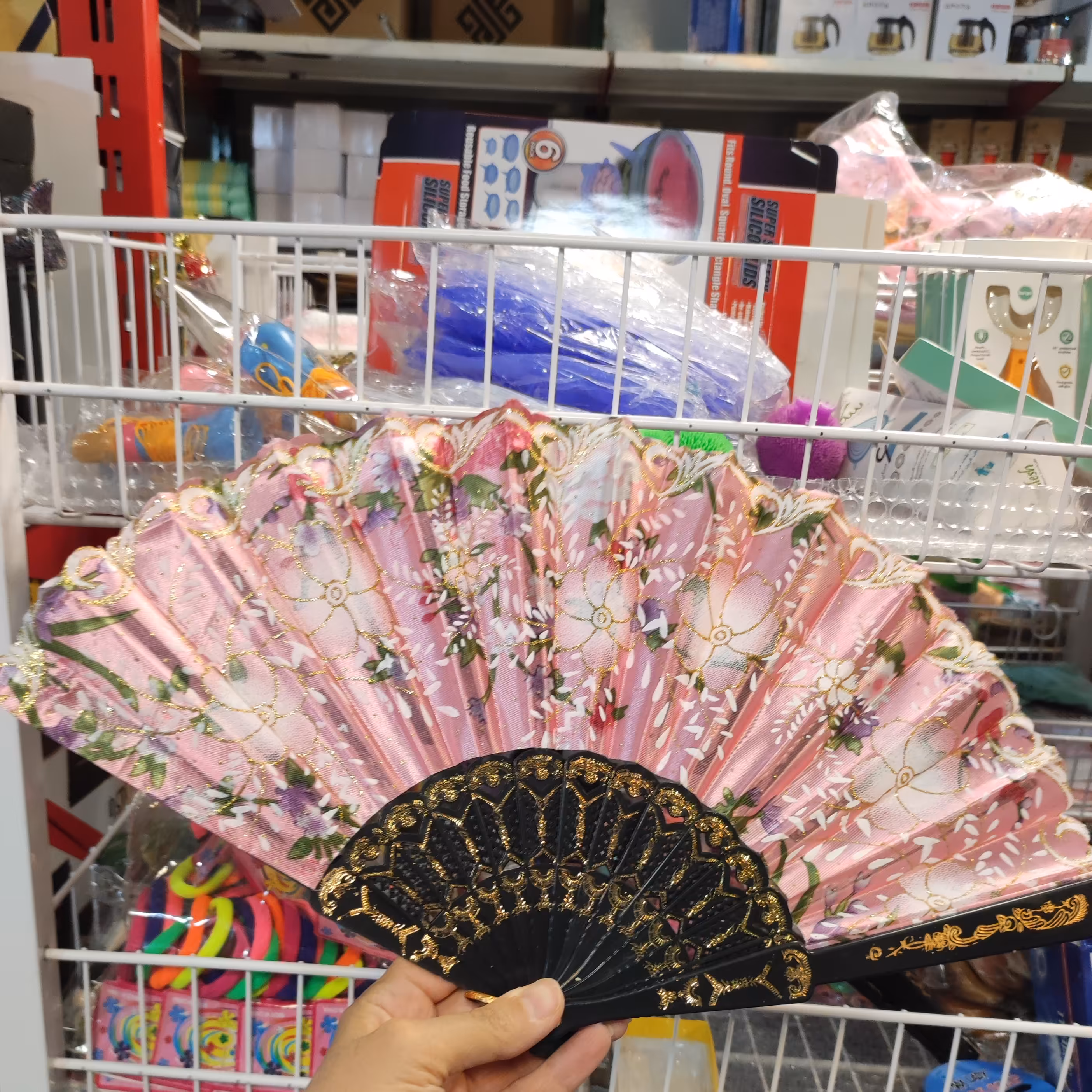 بادبزن مسافرتی تاشو کم حجم و سبک سفری لبه تور  مدل گلدار 