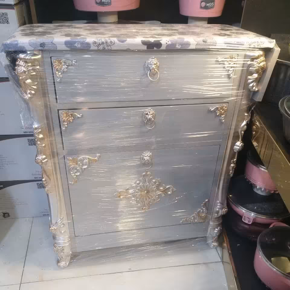 میز اتو شیک و زیبا(هزینه ارسال جدا واریز می شود)