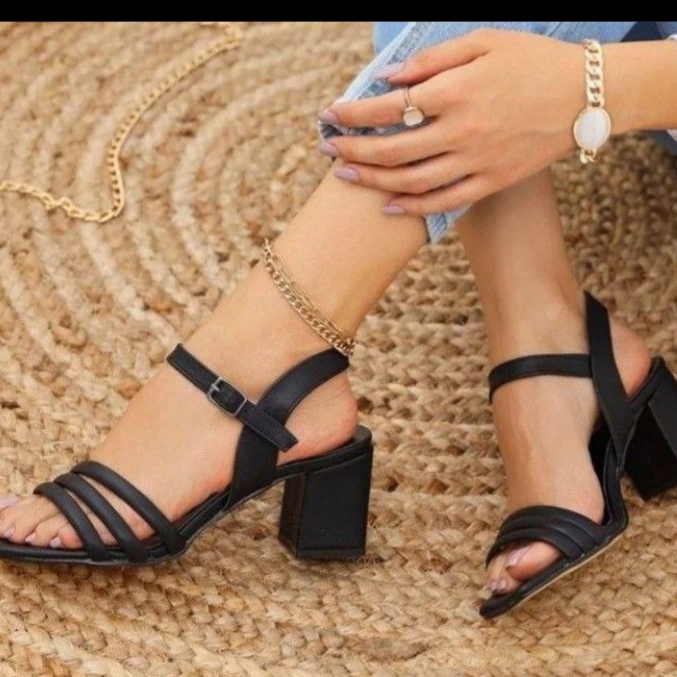 کفش مجلسی پاشنه دار