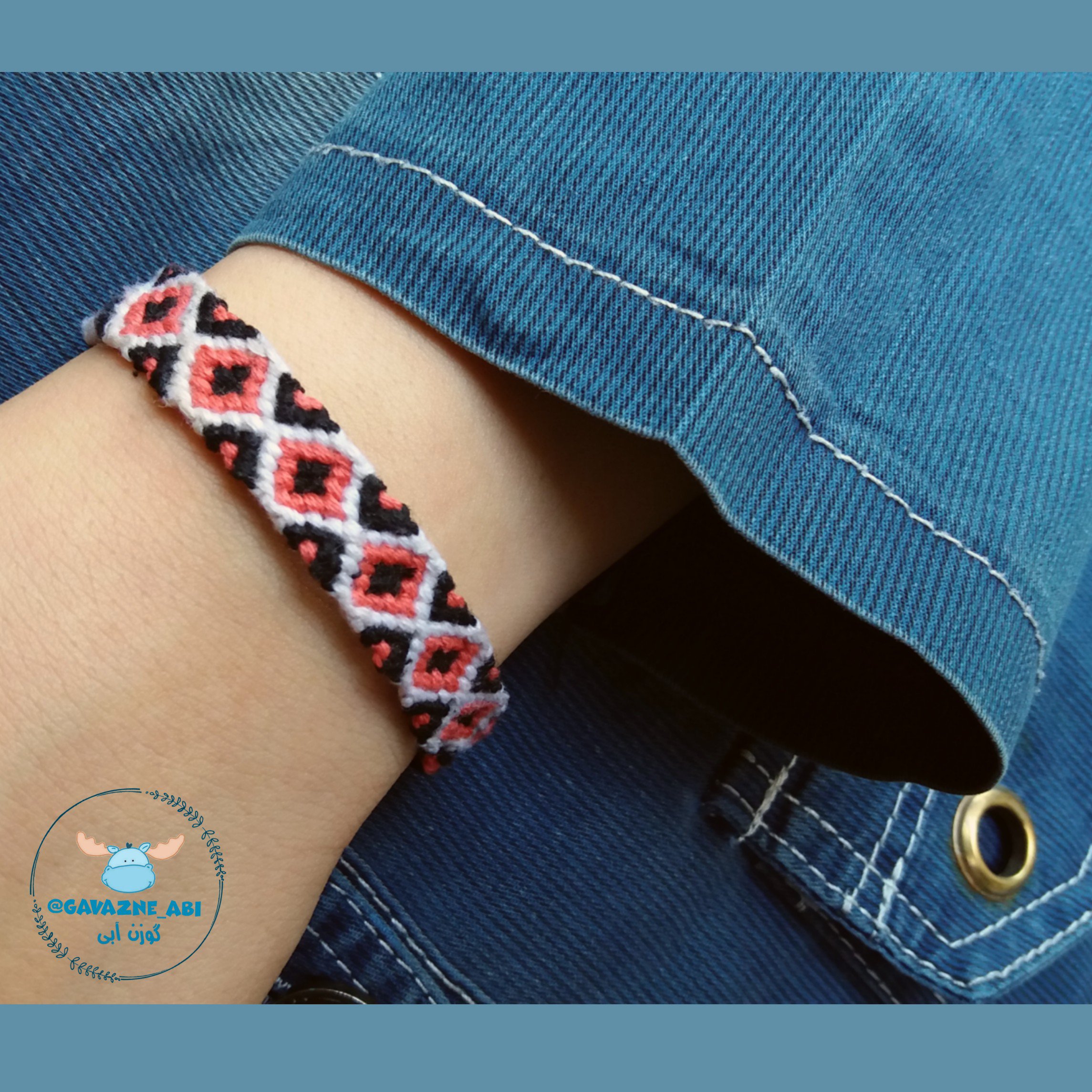 دستبند دوستی طرح یخمک صورتی و مشکیِ گوزن آبی