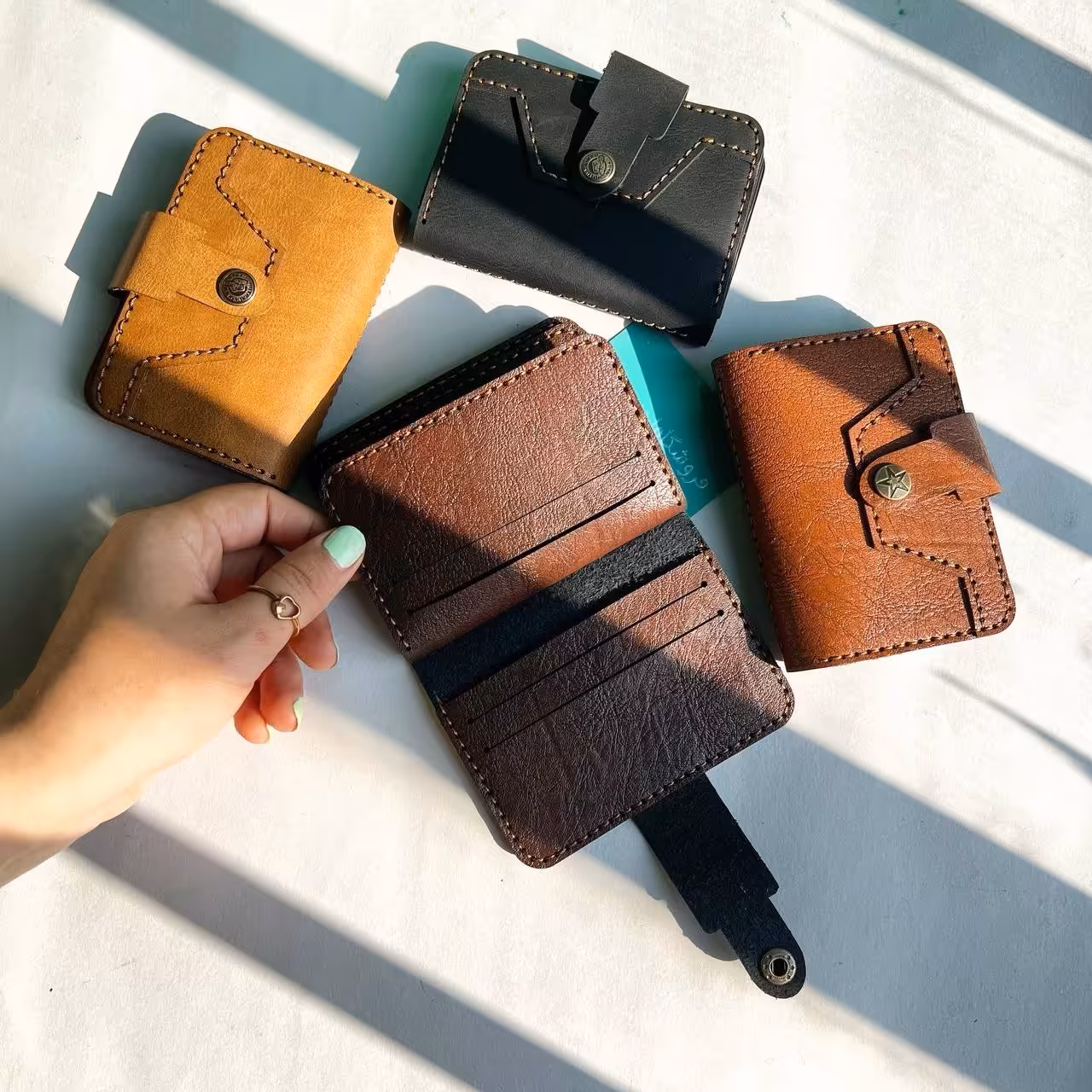 کیف پول چرم دست دوز جاکارتی چرم کیف جاکارتی چرمی جاکارتی تعداد زیاد جاکارتی کارت خور زیاد جاکارتی زیبا جاکارتی شیک  