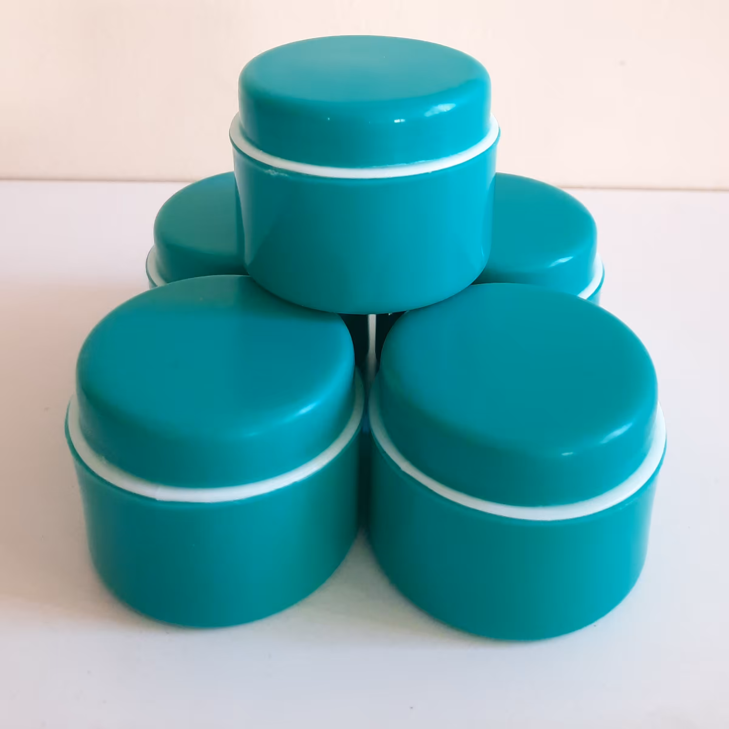 قوطی کرم 25 گرم سبز رنگ