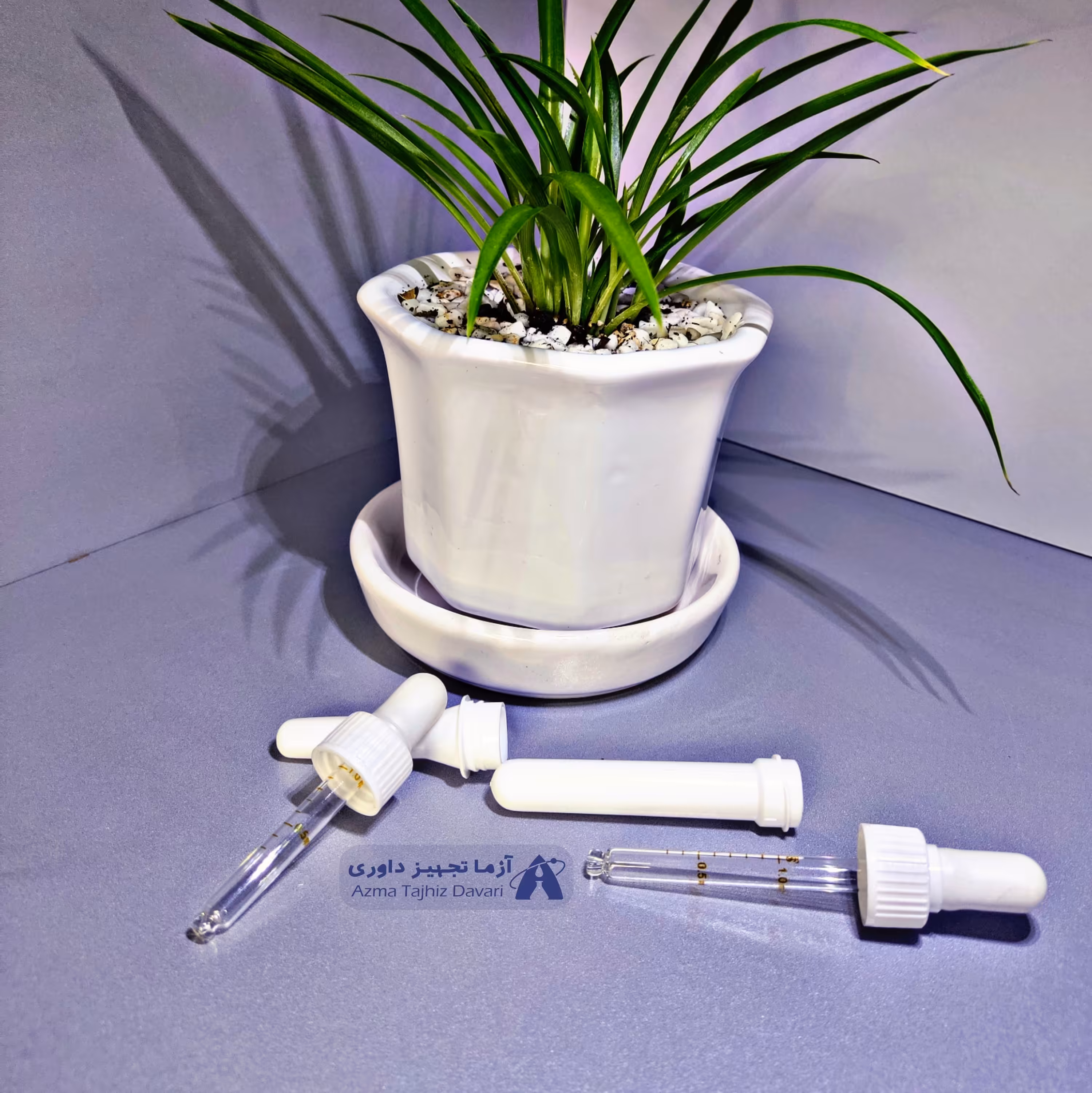 قطره چکان شیشه ای کوچک