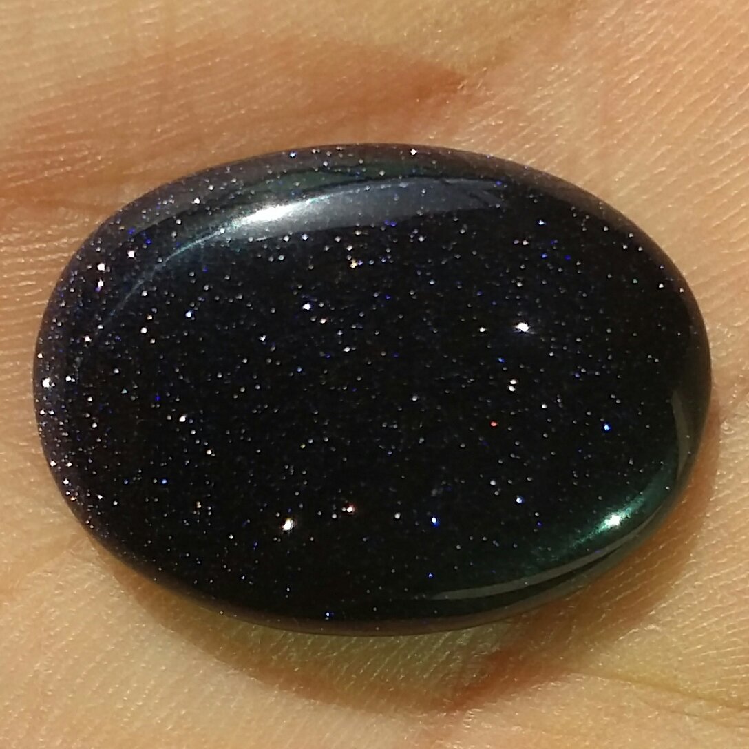 نگین دلربا سورمه ای بسیار زیبا کهکشانی درون نگین محشر