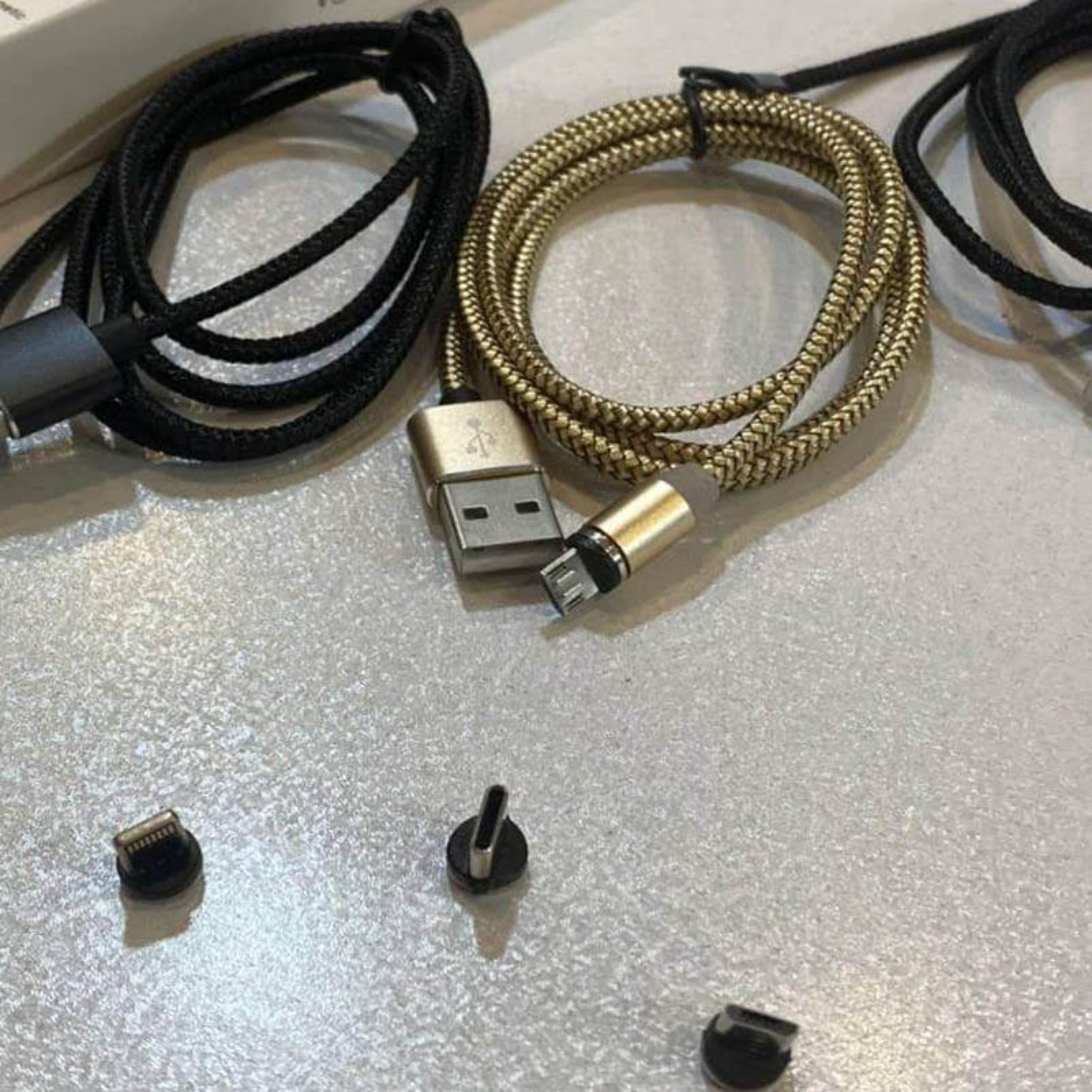 کابل شارژ مغناطیسی سه سر 