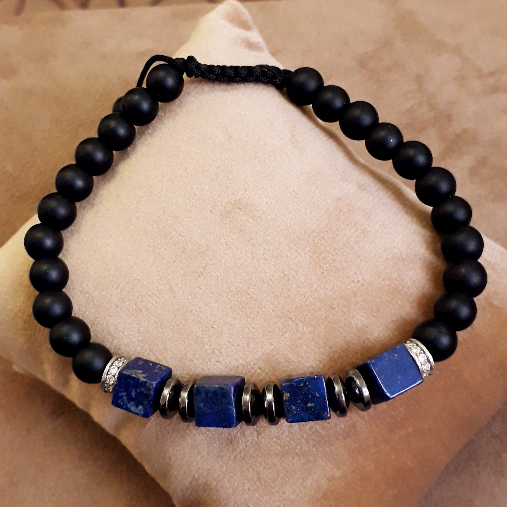 دستبند زیبای لاجورد مکعبی، اونیکس و حدید