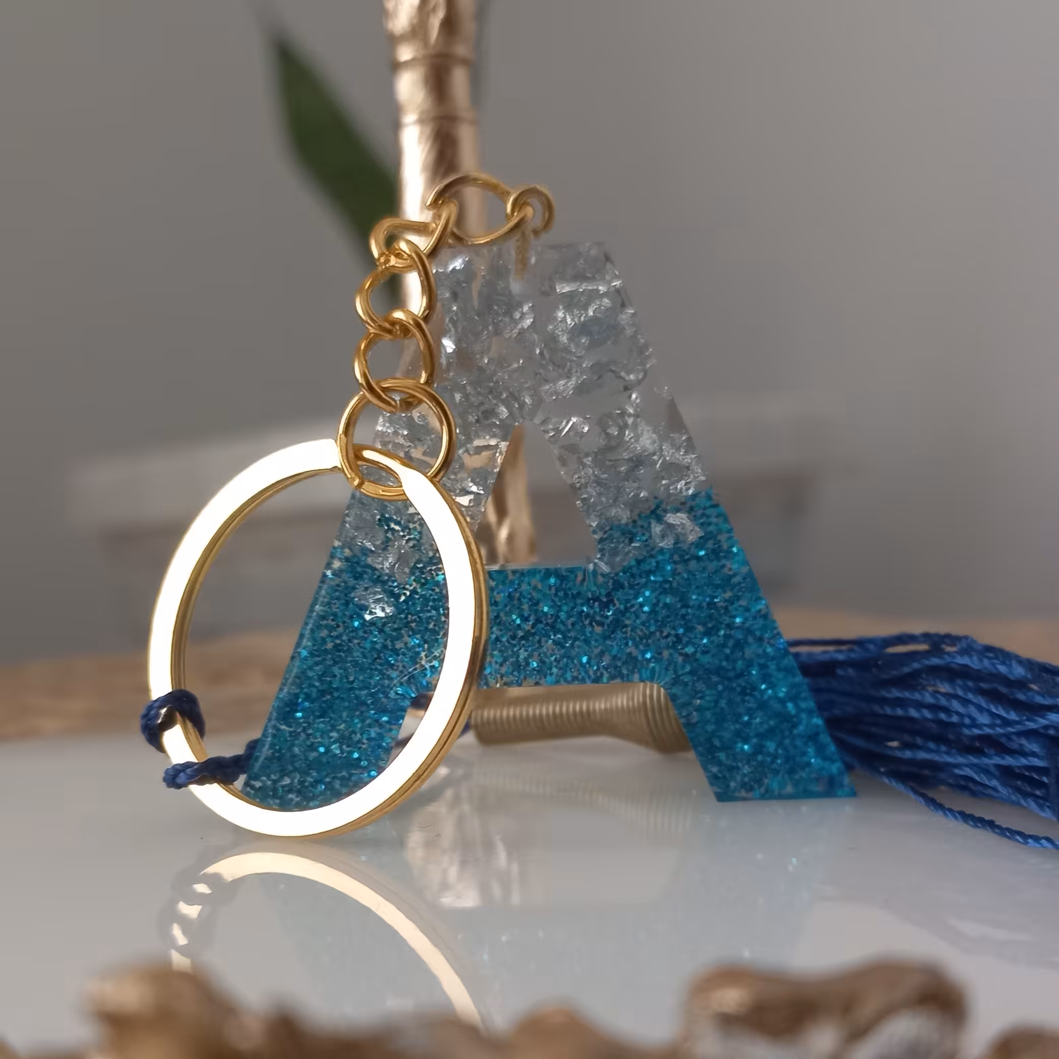 جاکلید رزینی ضدآب نشکن با کیفیت خالص: 10گرم

وزن با بسته‌بندی:100 گرم

ابعاد: ارتفاع 4 سانت

مناسب برای: خانم ها و آقایا