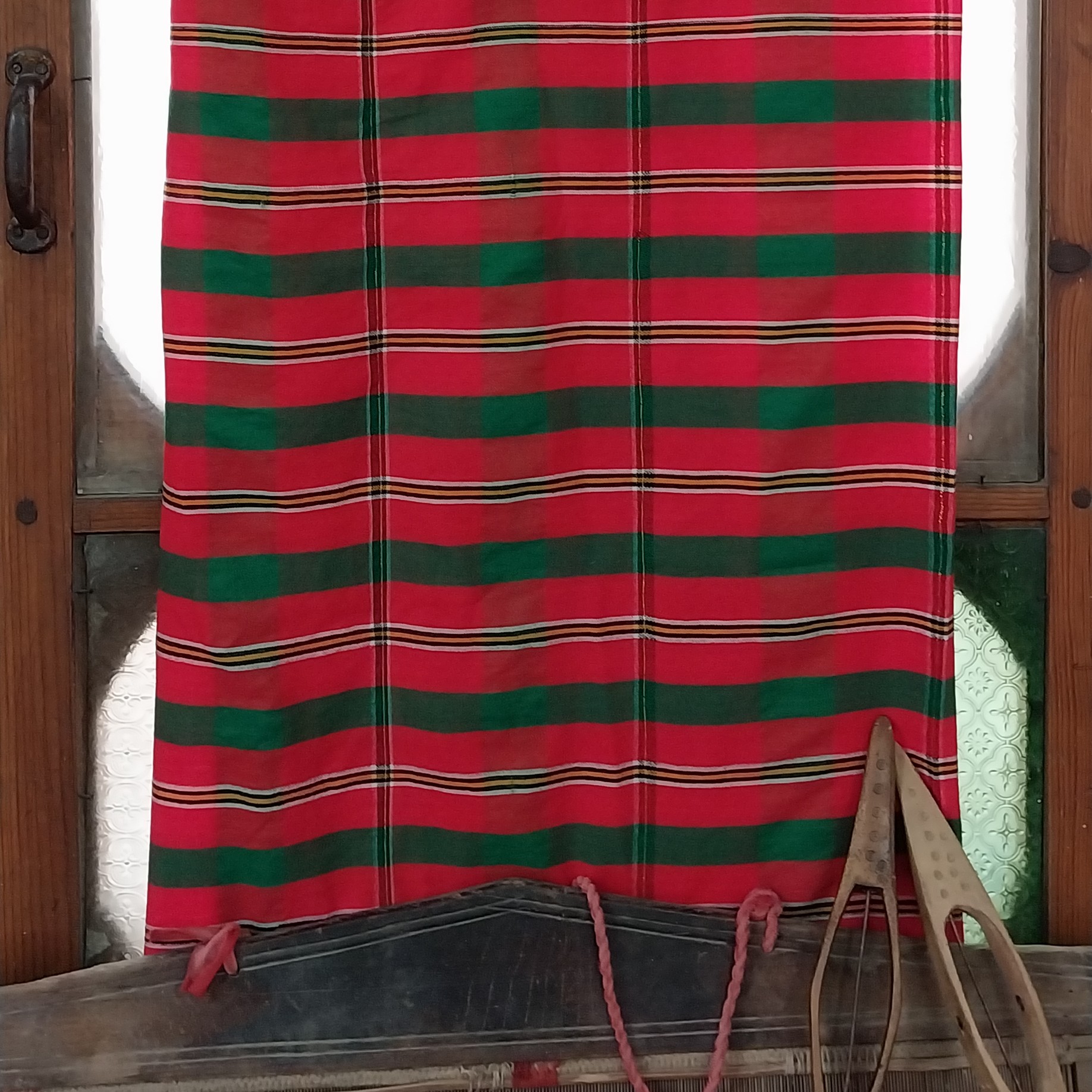 چادر شب دستبافت نخی. مناسب برای بستن رختخواب ها. روی میز یلدا. زیر سفره ای و...