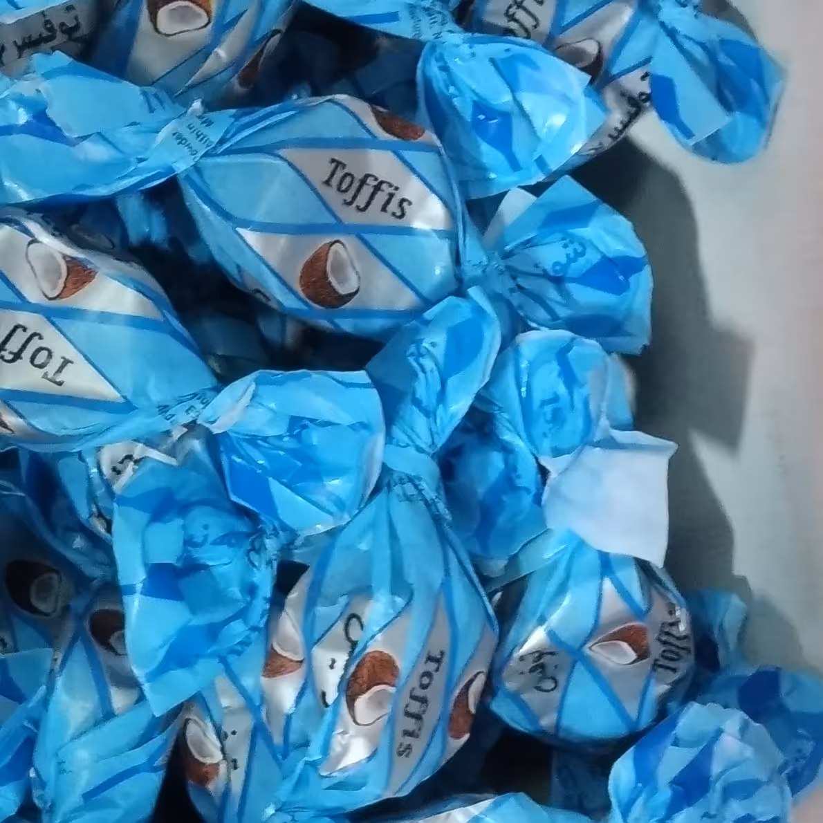 شکلات نارگیلی و کاکائویی شونیز