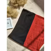 شال بافت دو رنگ مشکی زرشکی طرح دار