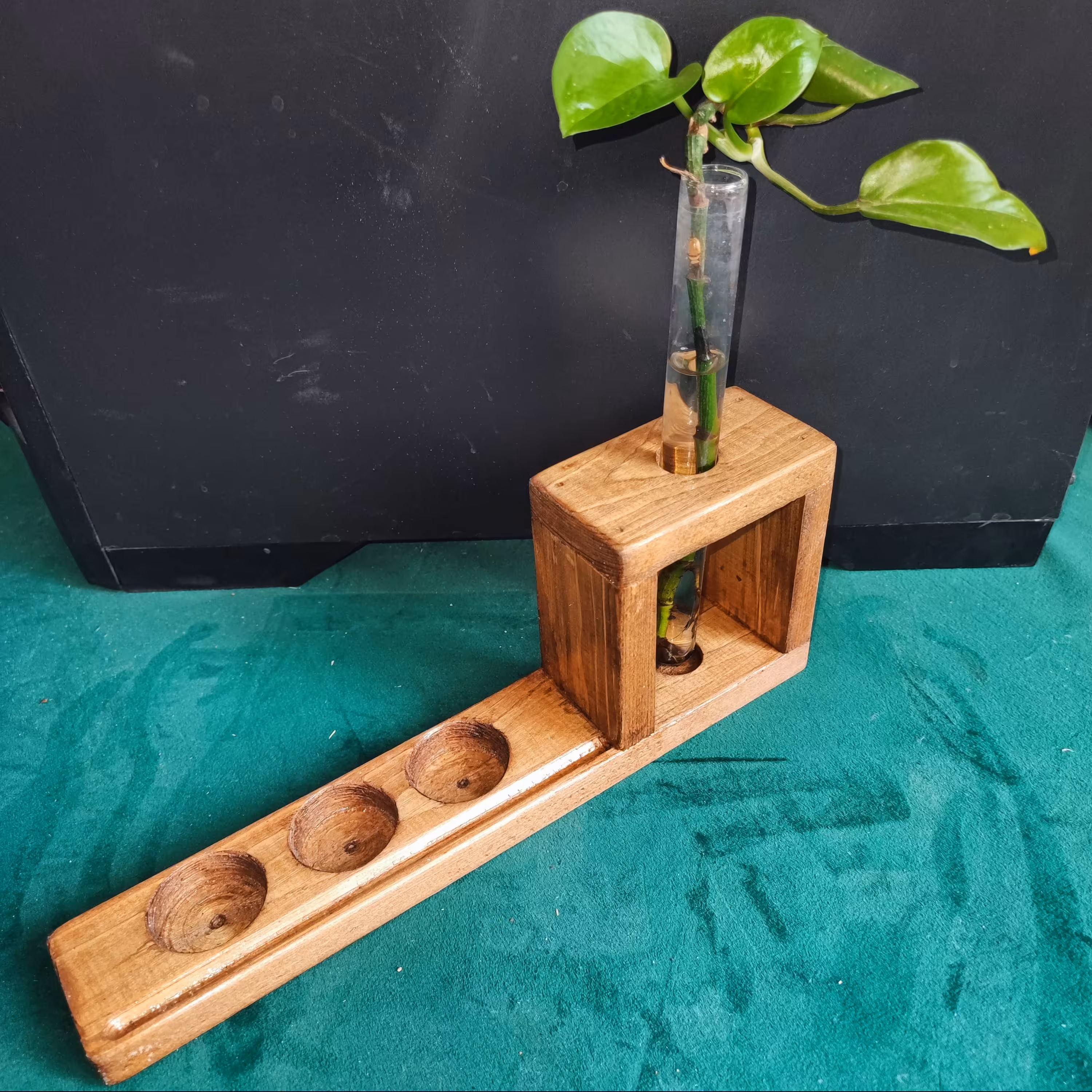 گلدان و شمعدان و جا عودی چوبی