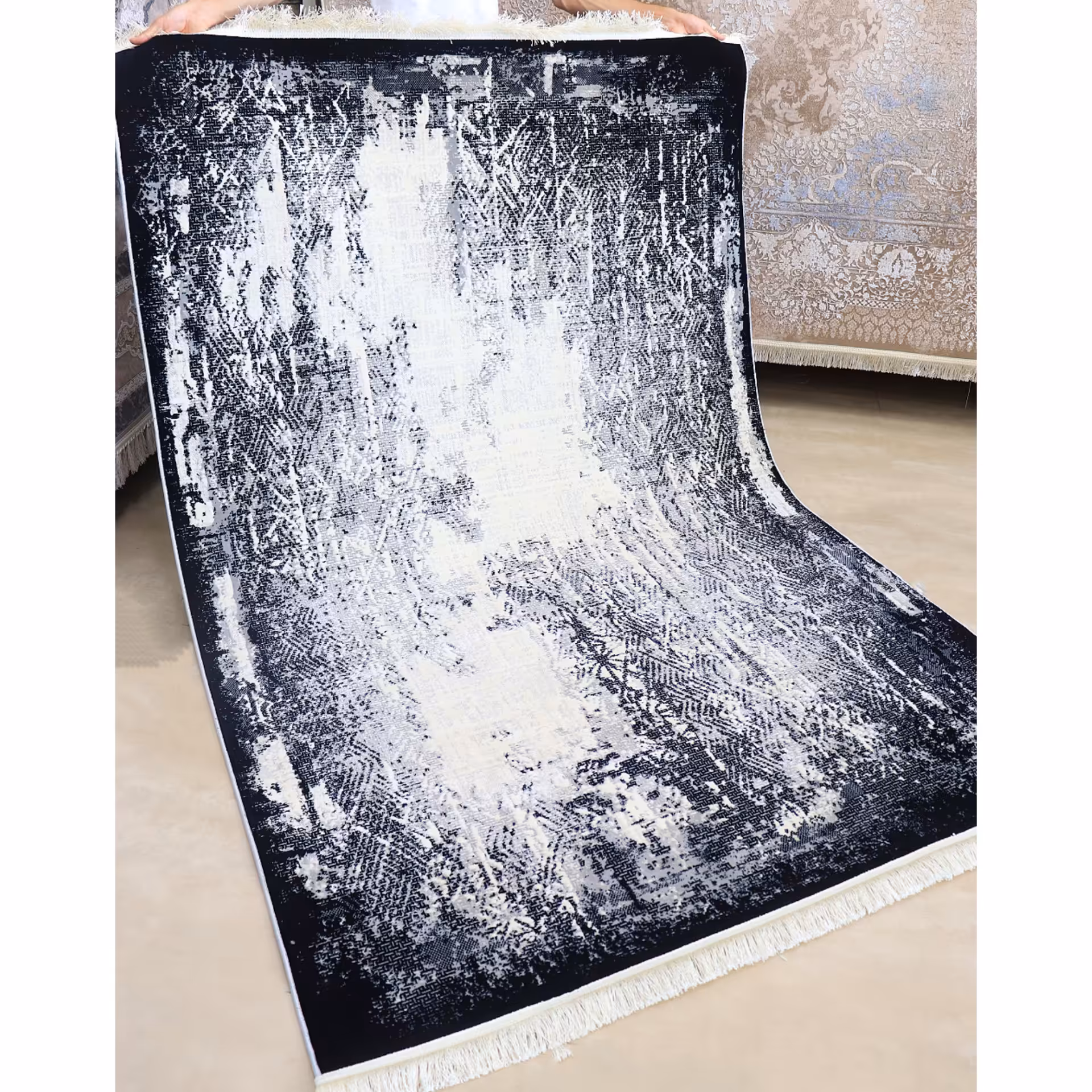 فرش مدرن زمینه سفید مشکی 4متری 700شانه 