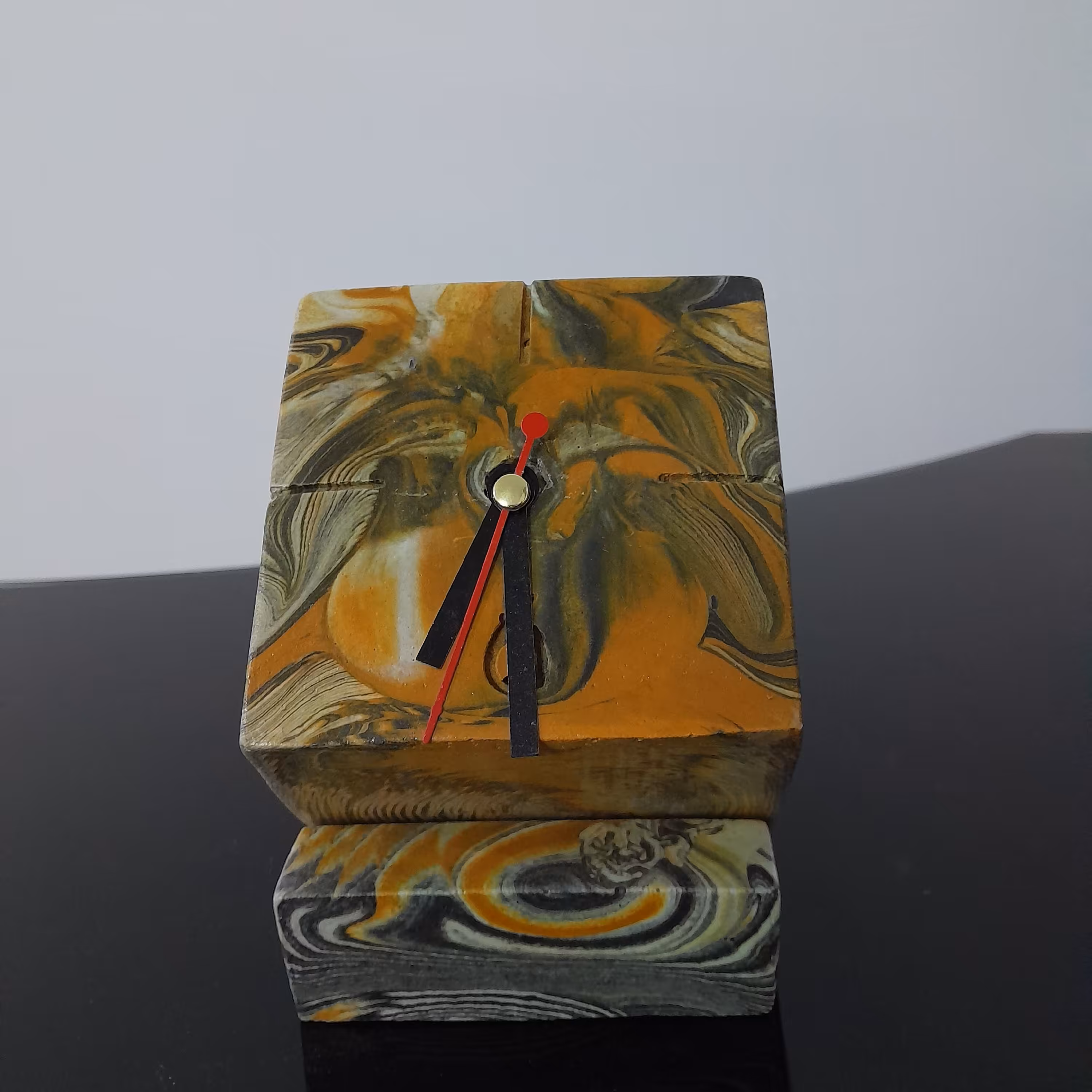 ساعت رومیزی