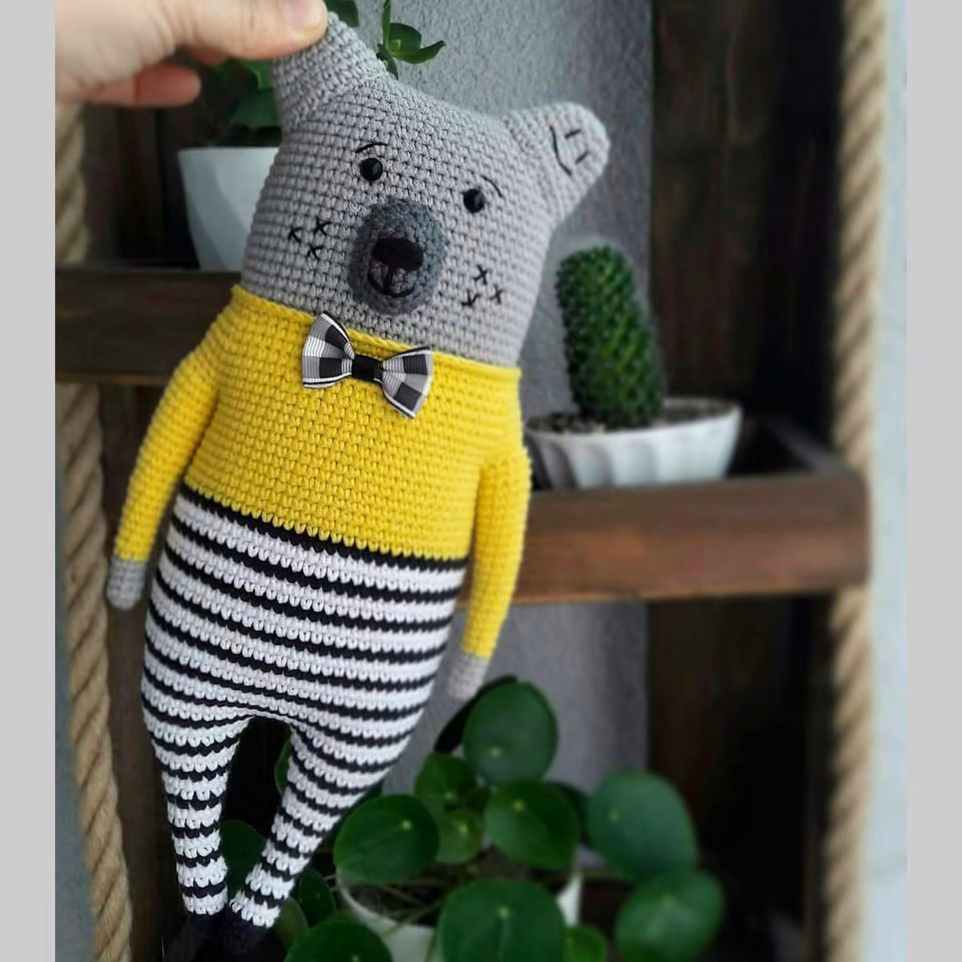 آقای رییس
دستباف ناری