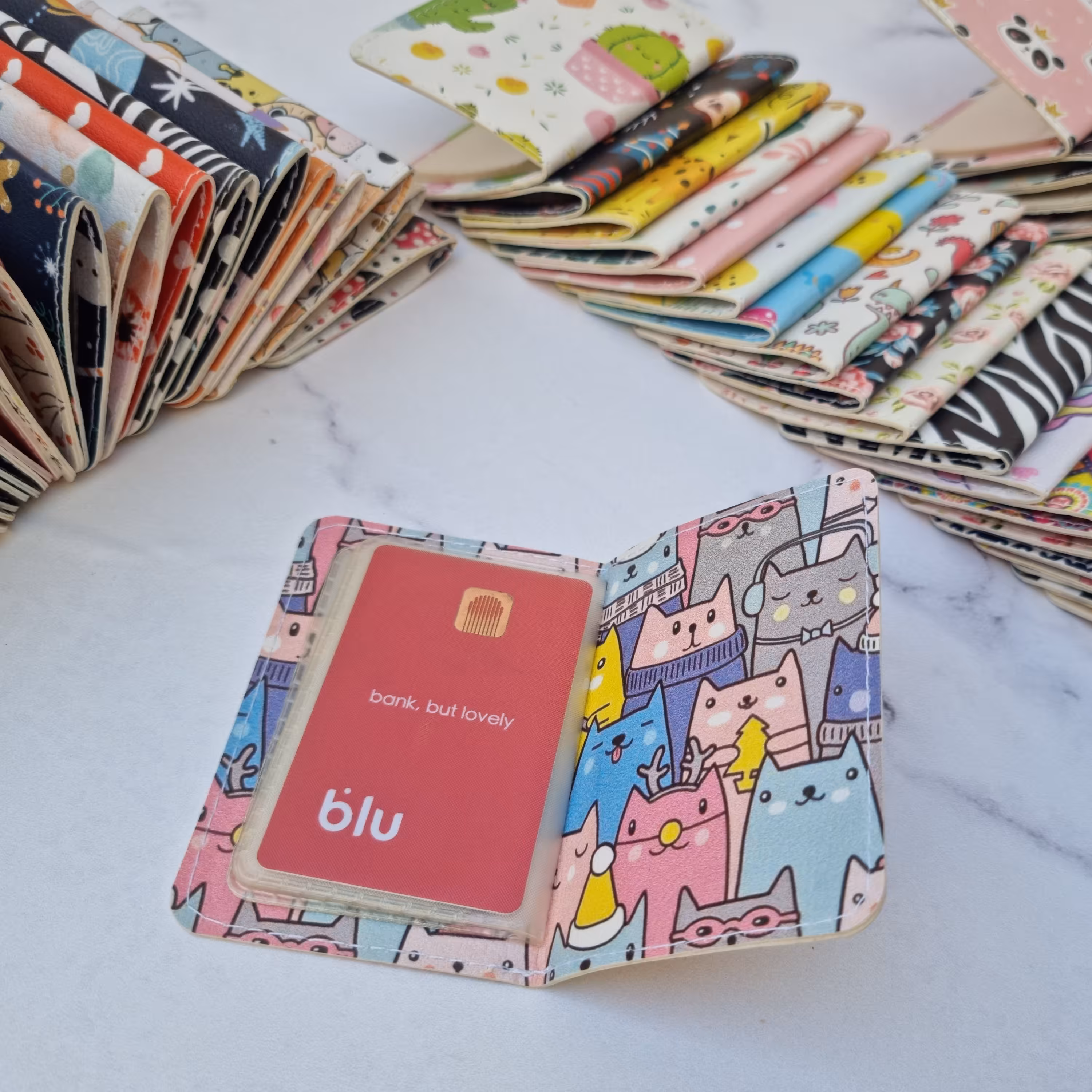 فروش عمده جاکارتی  به تعداد 10 عدد، چرم مصنوعی طرح فانتزی