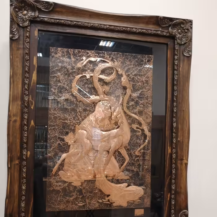 تابلو مسی طرح بانو و غزال. این تابلو به شهرستان با باربری انجام و هزینه ارسال با مشتری میباشد