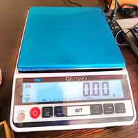 ترازو آزمایشگاهی  و طلا فروشی 