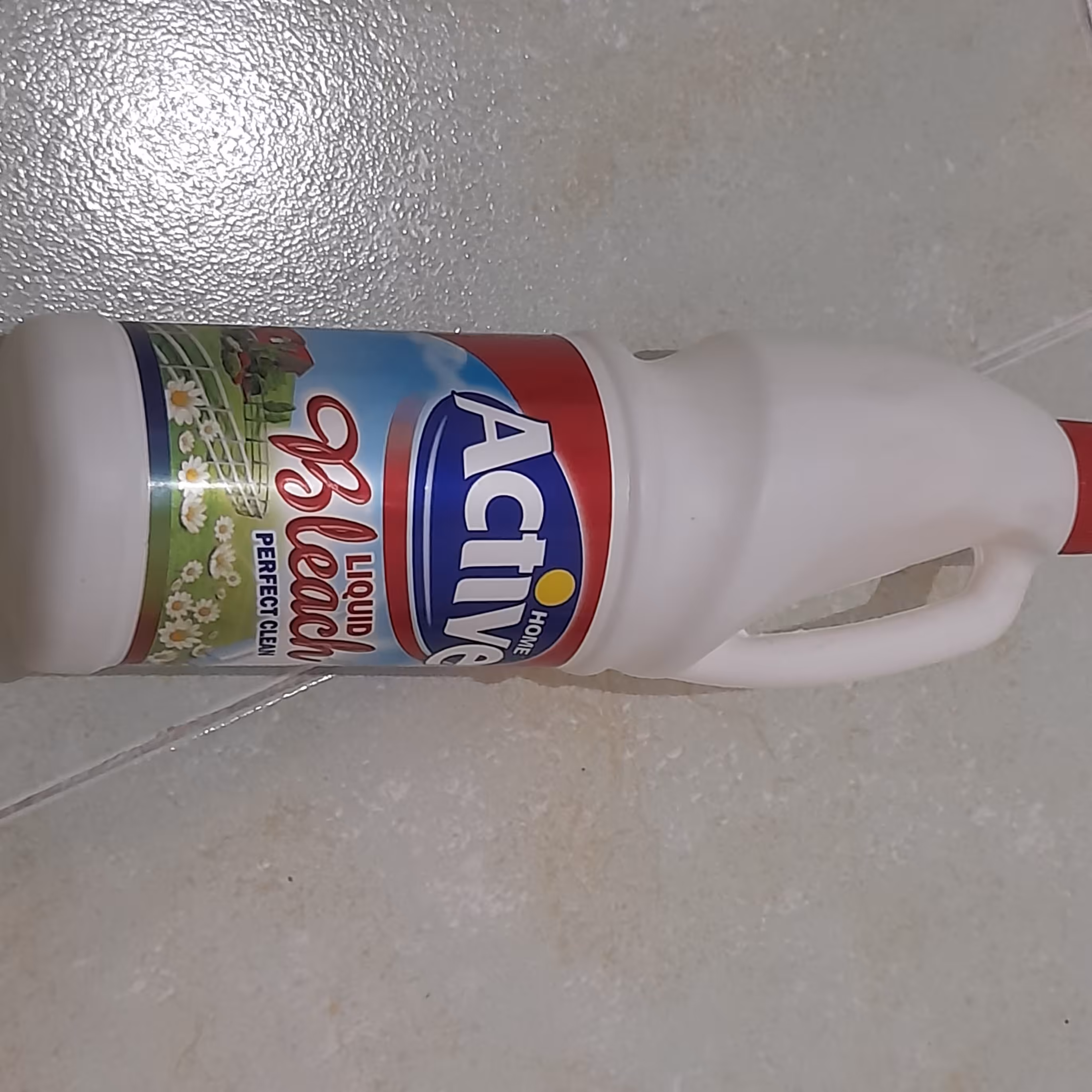 مایع سفید کننده یک لیتری