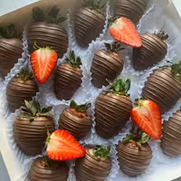 توت فرنگی شکلاتی 