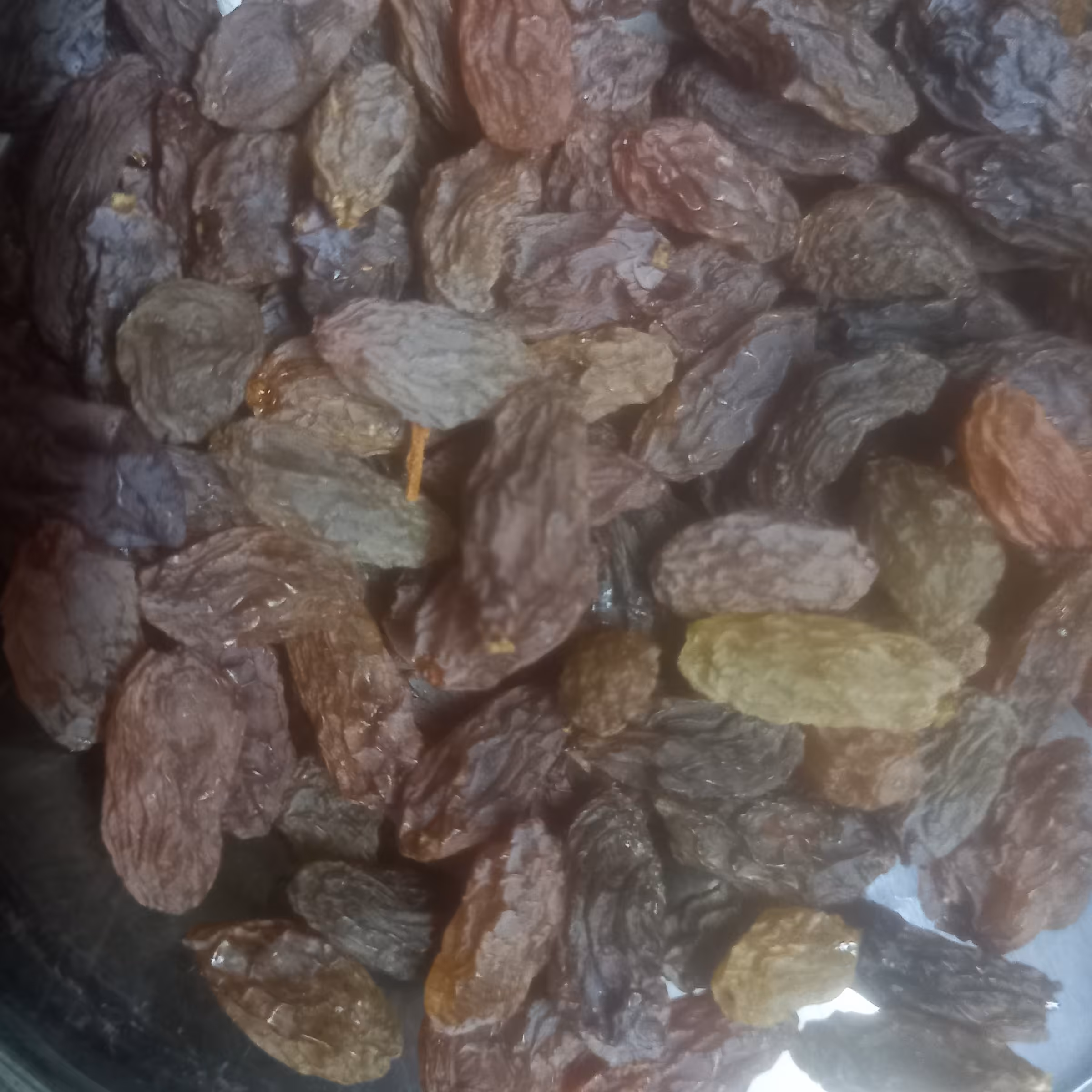 کشمش محلی روستایی کاملن ارگانیک بدون هیچ گونه مواد افزودنی بسیار تمیز خشک شده