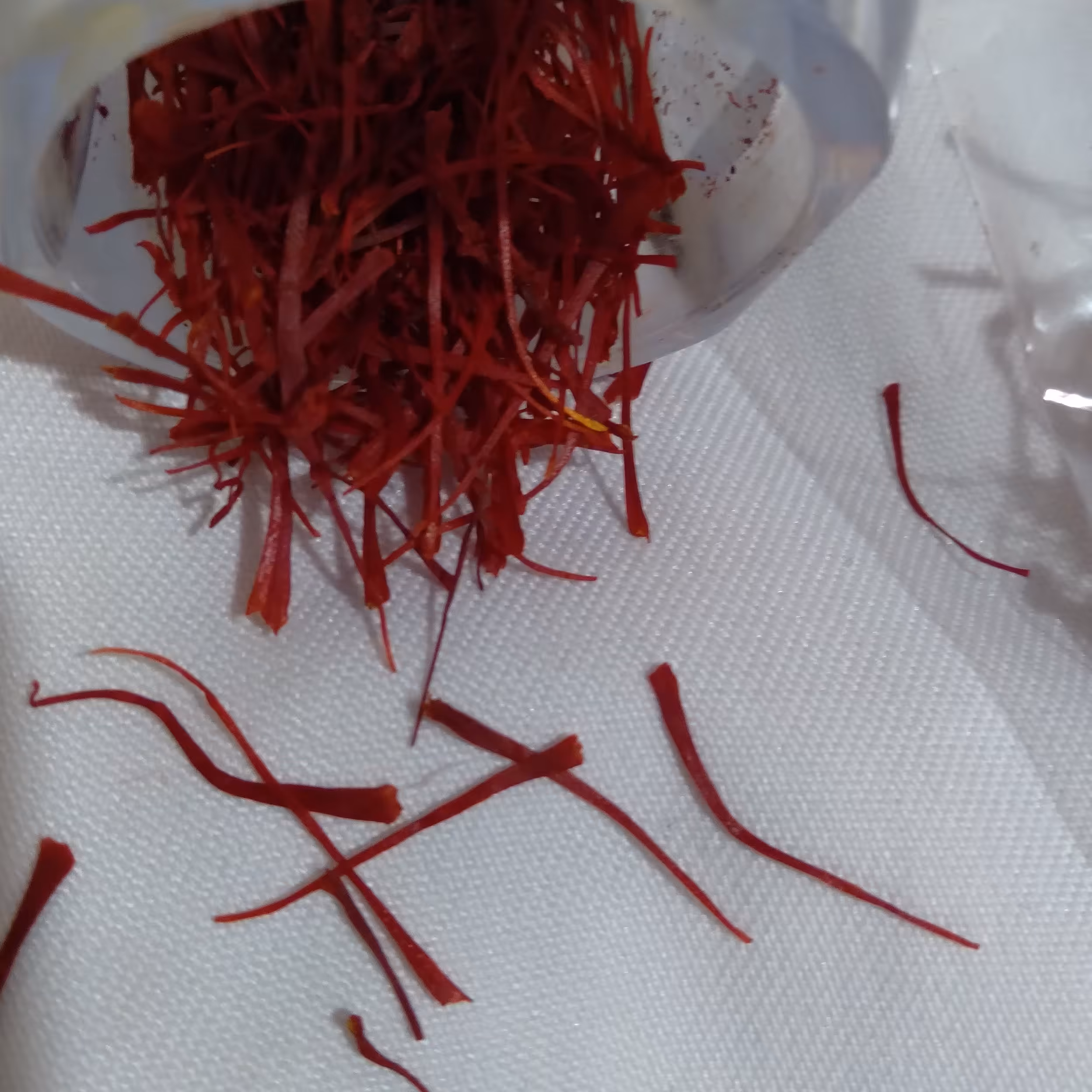 زعفران نگین  نیم مثقال 