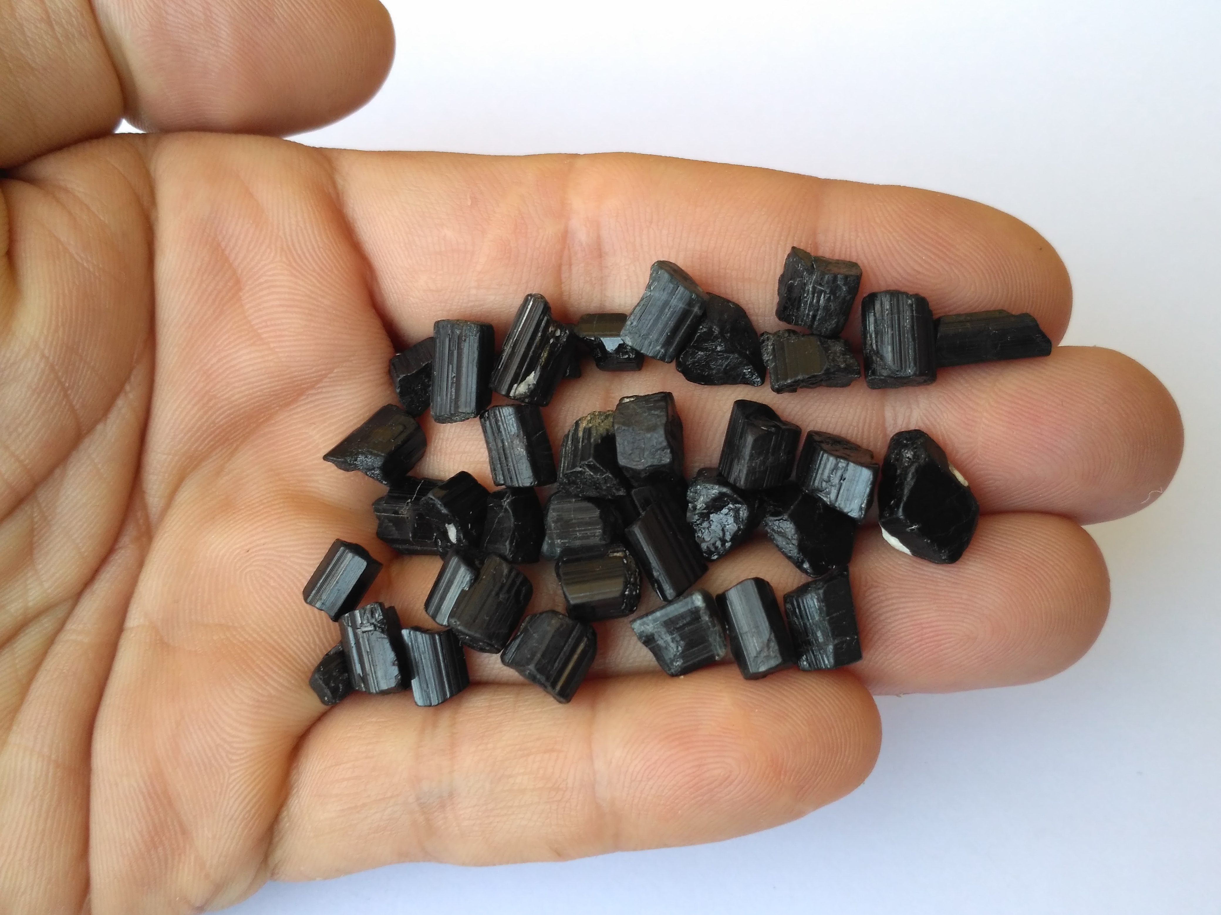 سنگ راف تورمالین سیاه (کد594) وزن 22 گرم